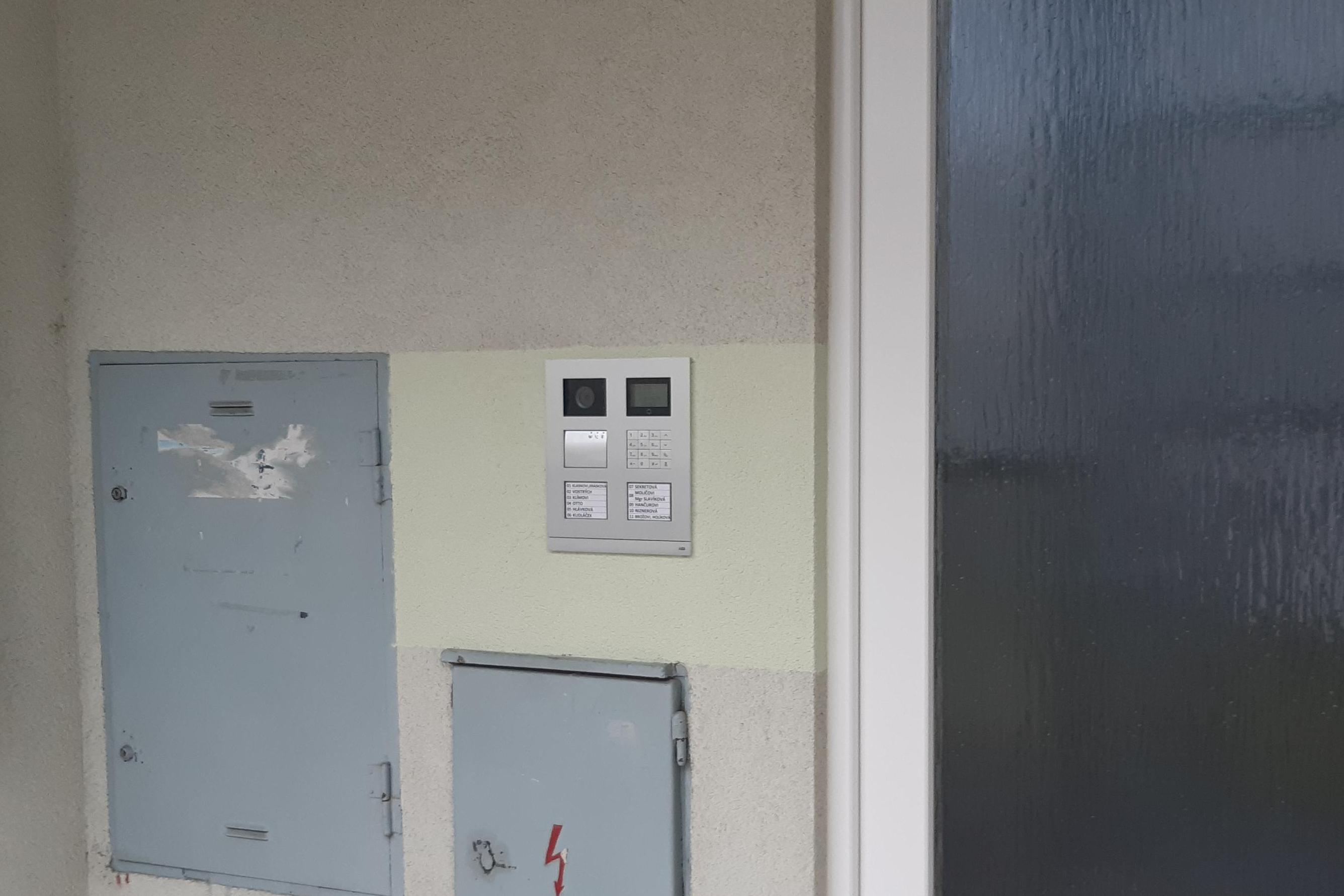 Opravy, servis a montáže zvonků  ABB-Welcome Midi