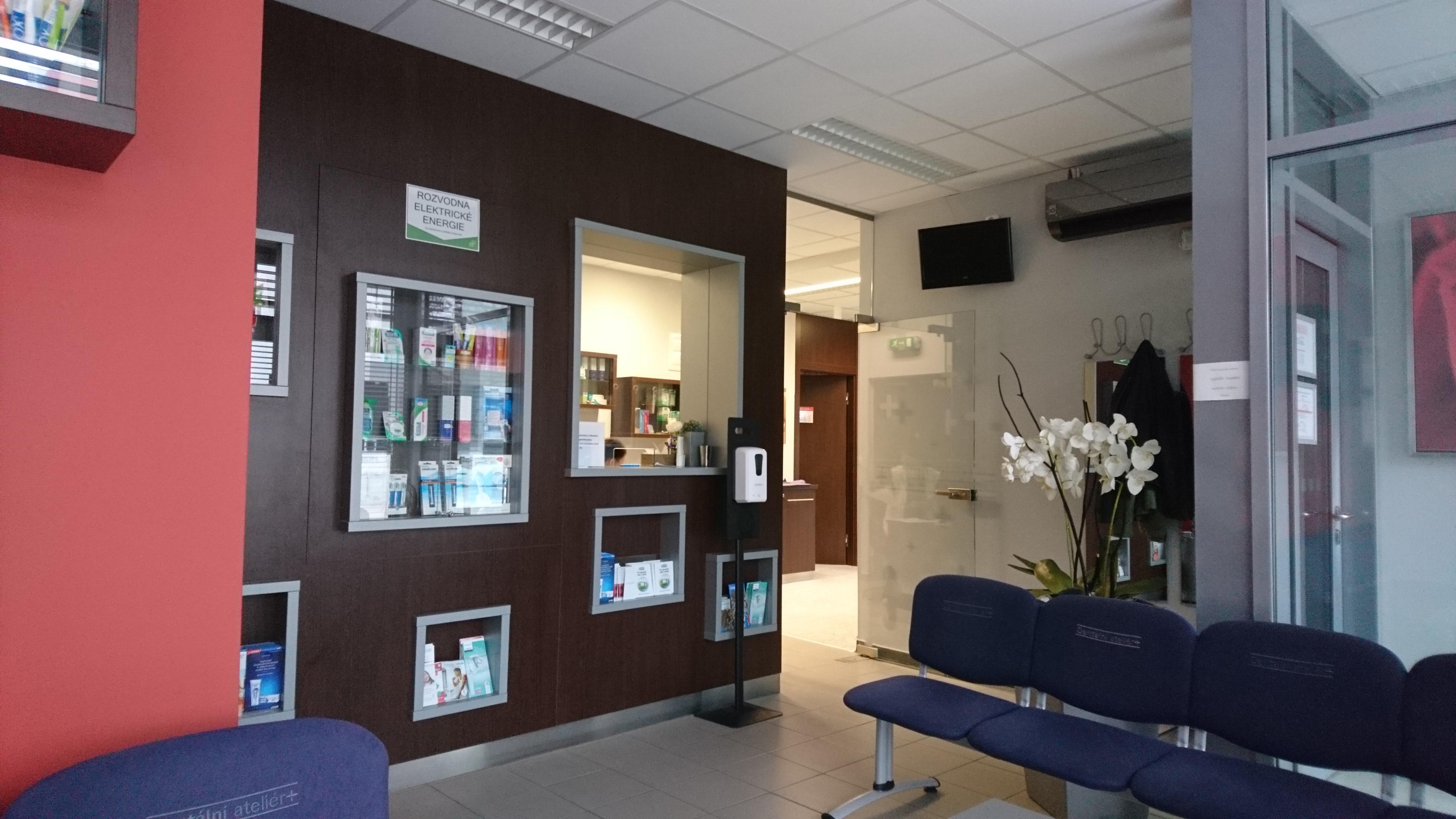 Dentální ateliér plus s.r.o., praktický lékař stomatolog foto 1