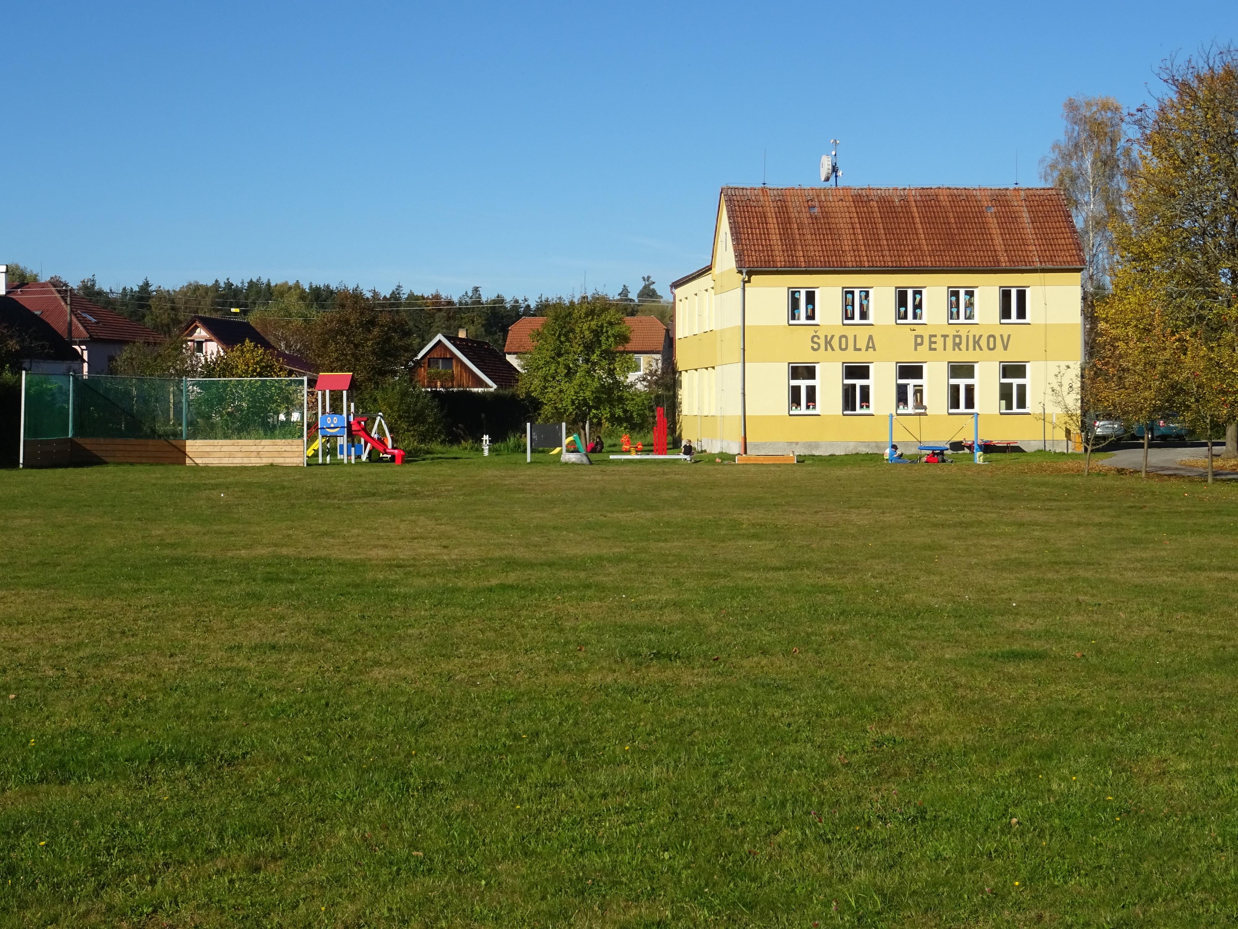 Základní škola Petříkov