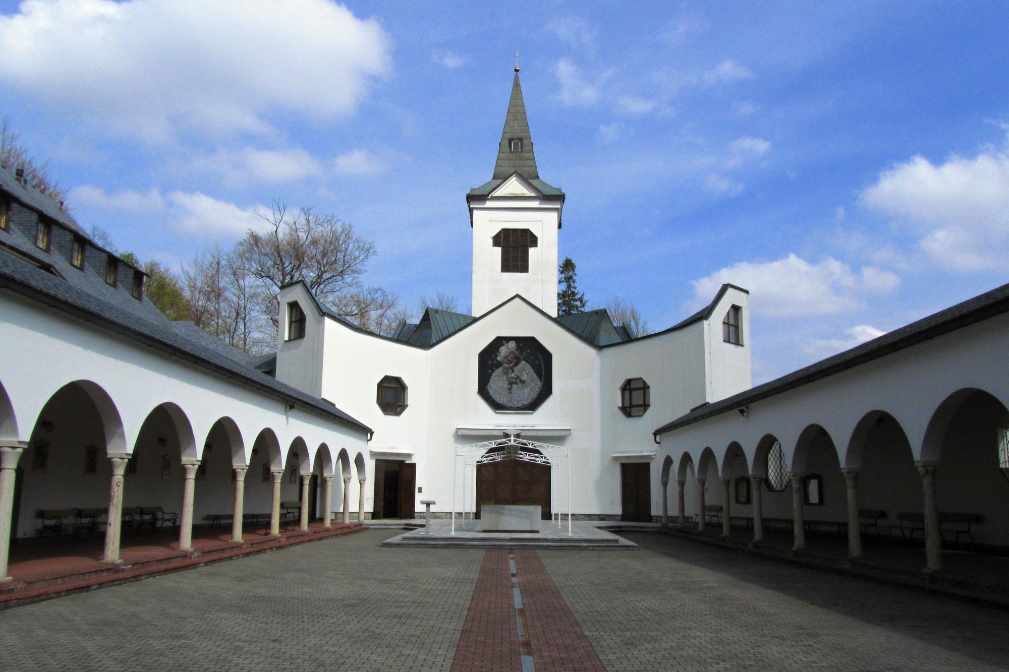 Duchovní správa poutního místa Panny Marie Pomocné foto 4