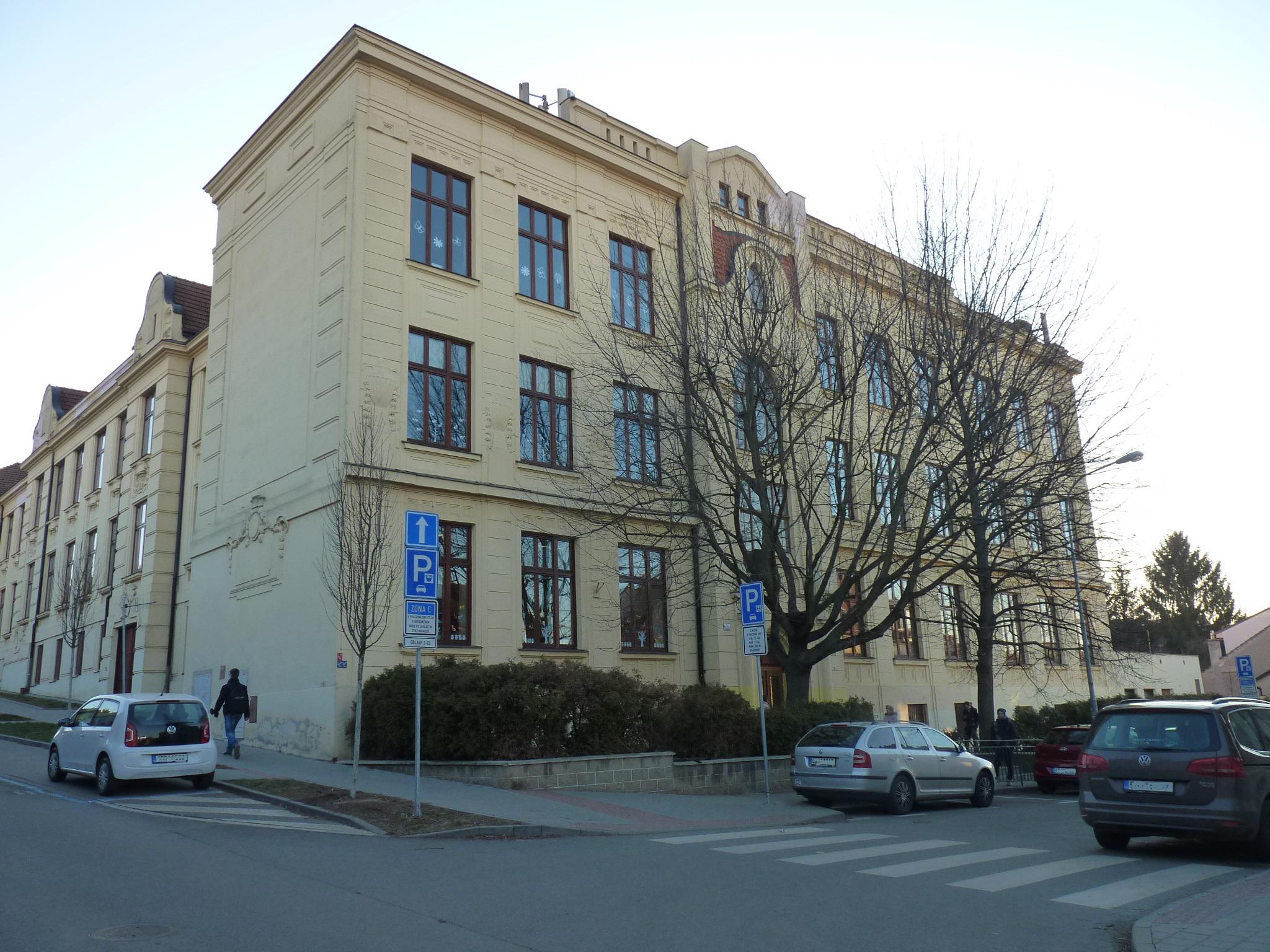 ZŠ Brno, Sirotkova foto 2