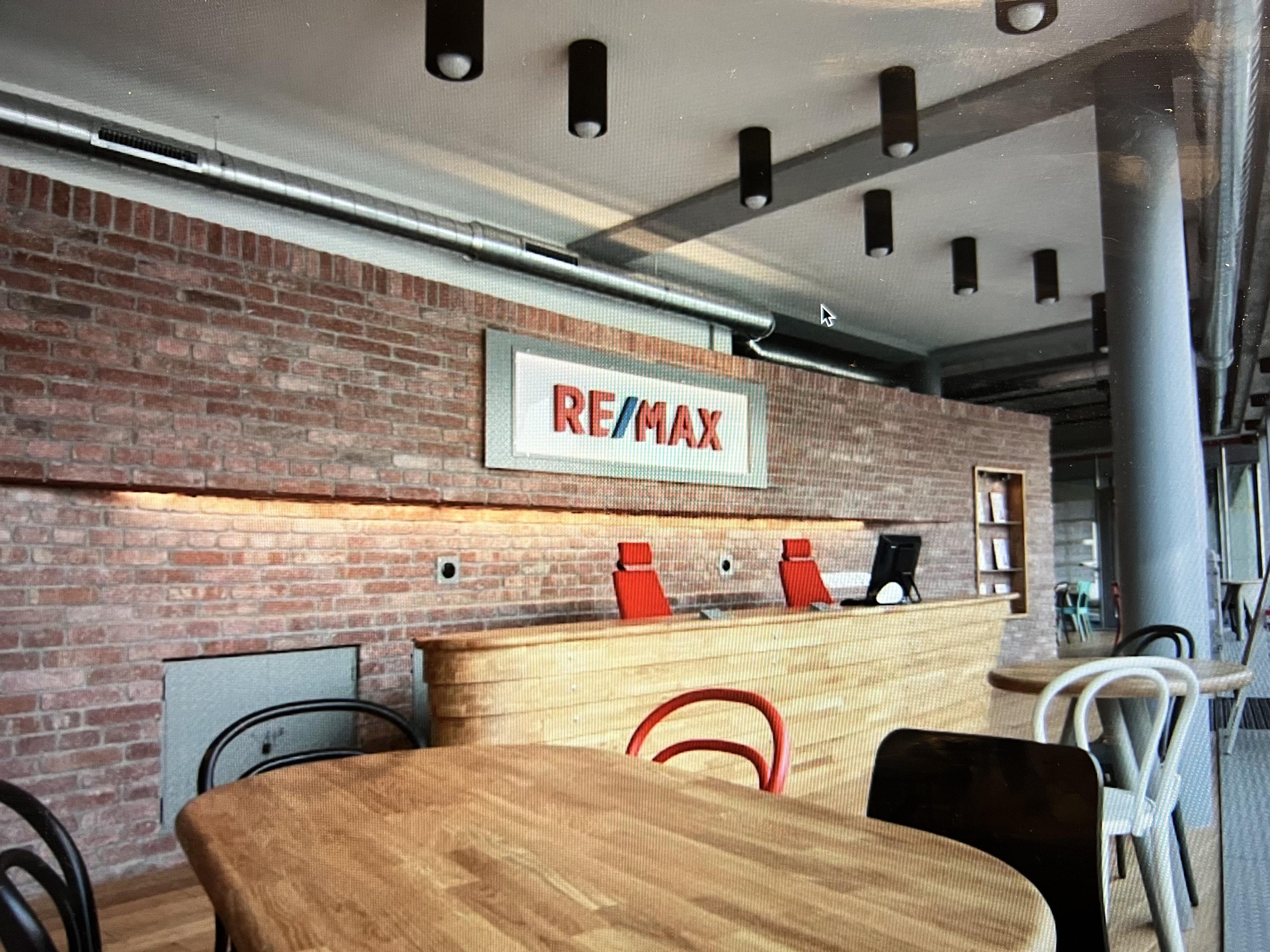 Nikol Kiššová - Realitní makléřka RE/MAX G8 Reality foto 3