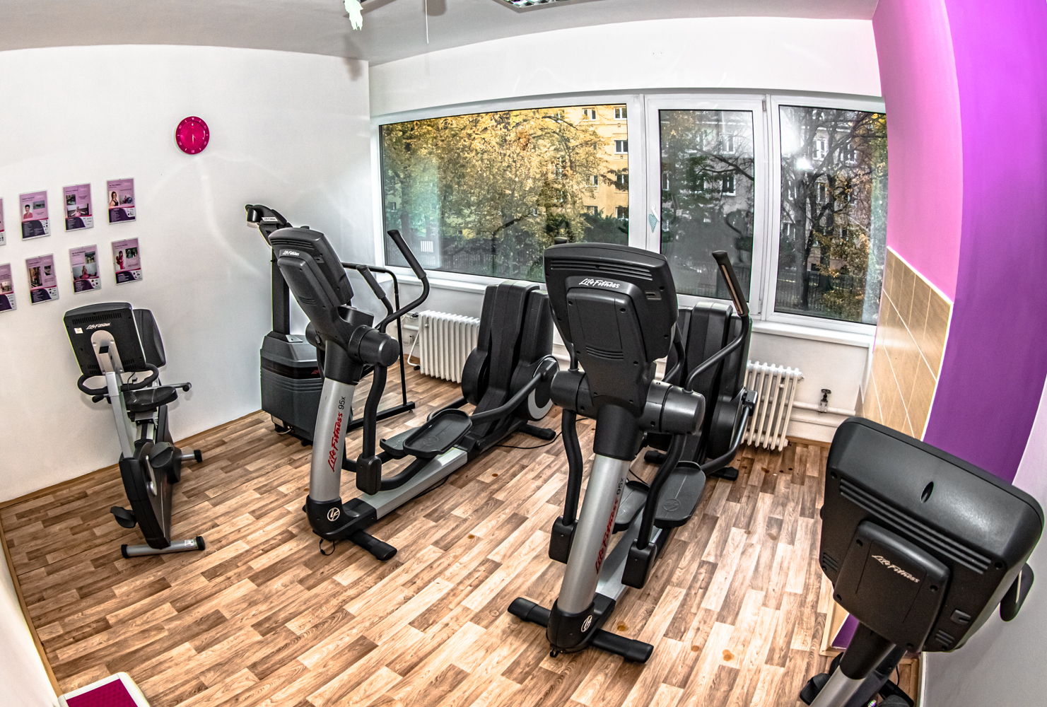 Contours Opava - Fitness pro ženy foto 4