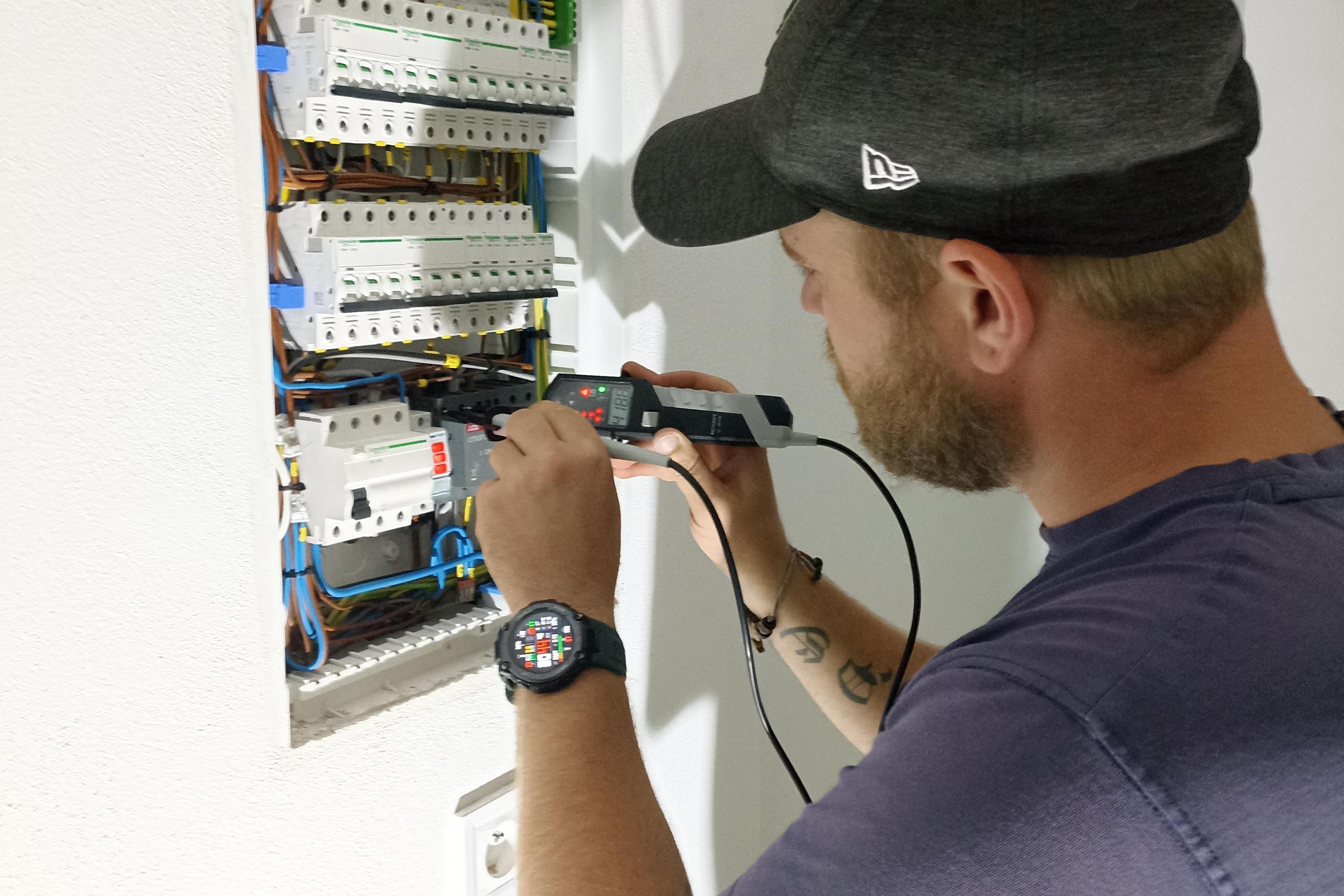 Elektroinstalace Pivoňka