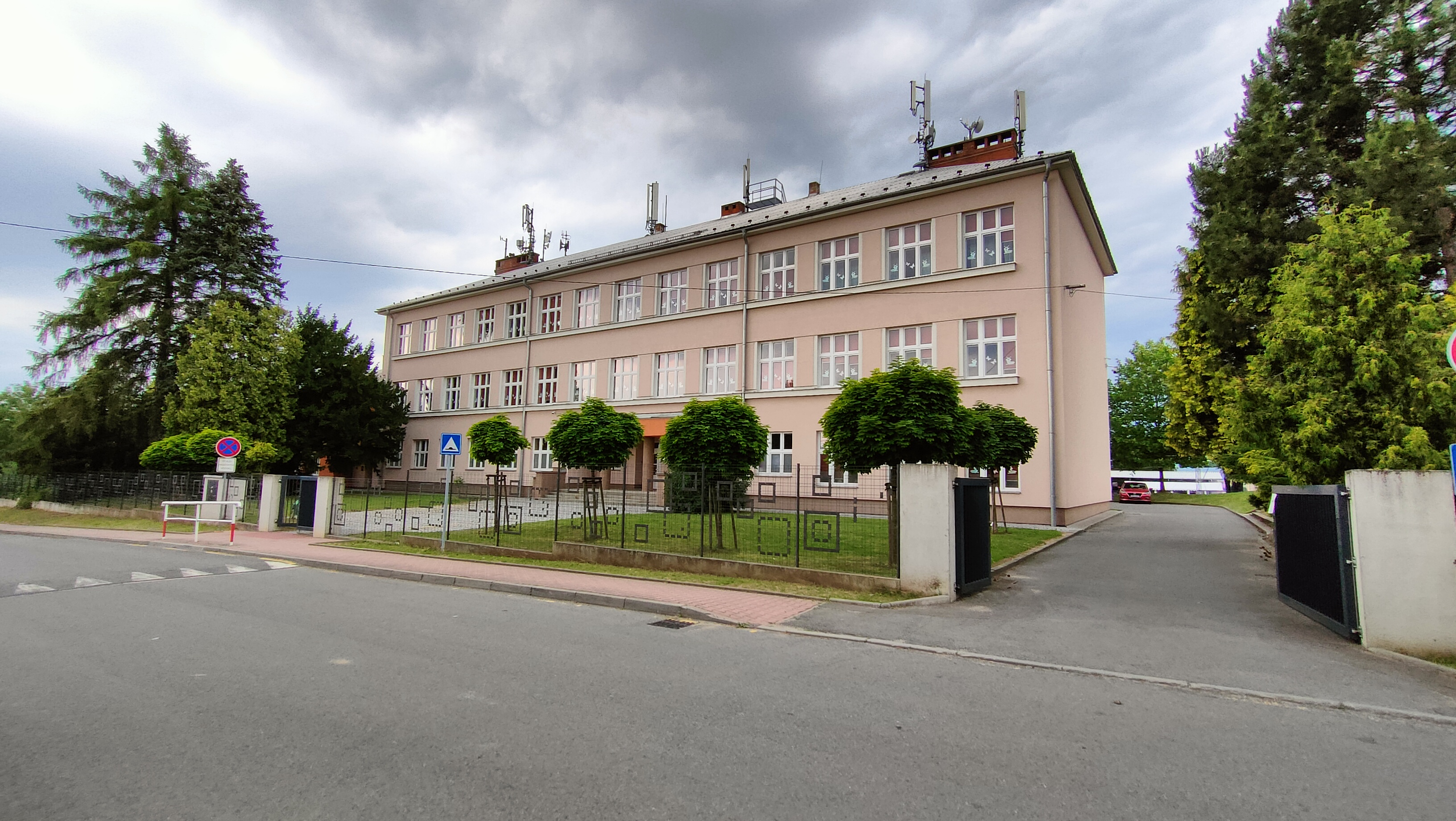 ZŠ a MŠ Ostrava-Hošťálkovice