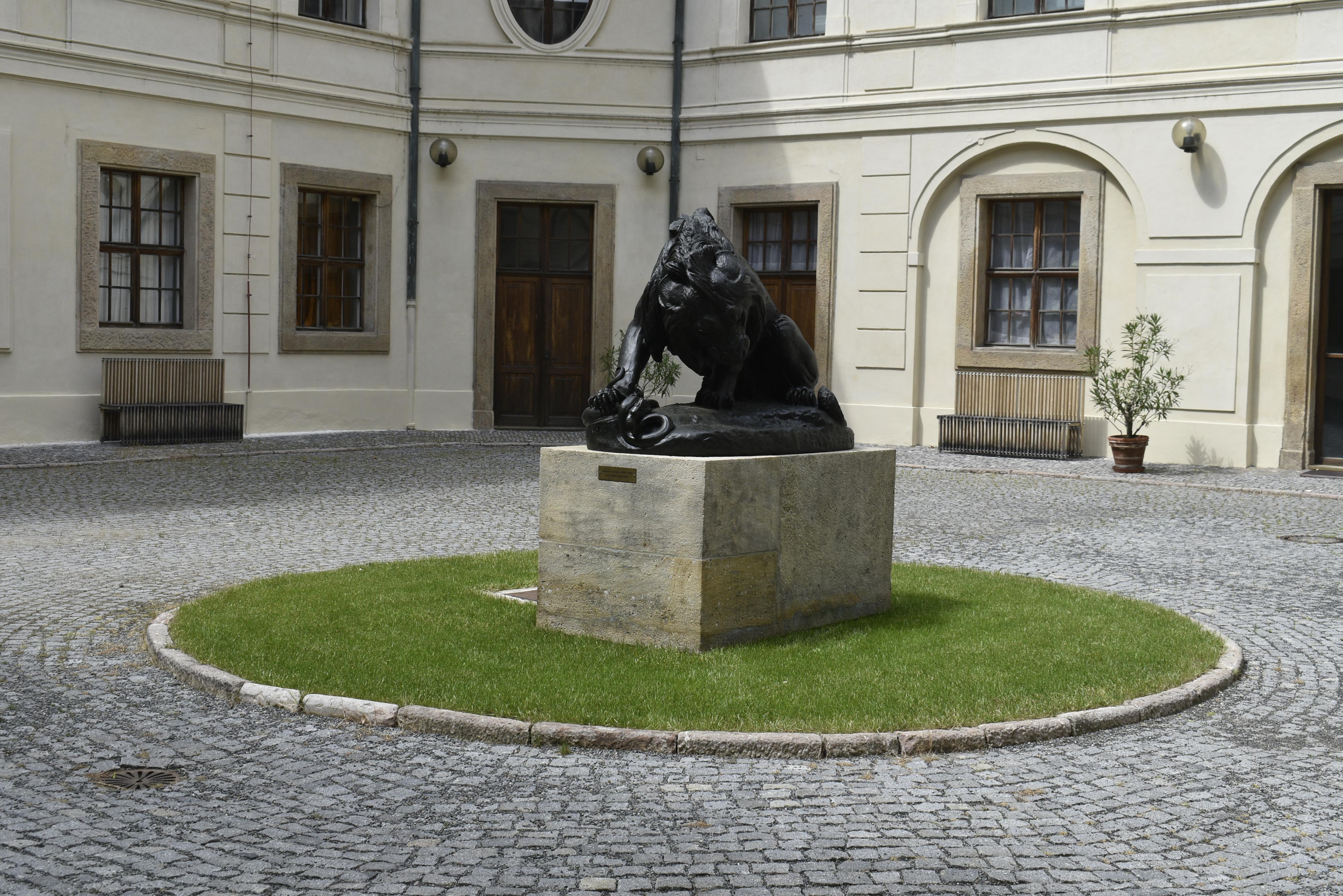 Knihovna NGP foto 2