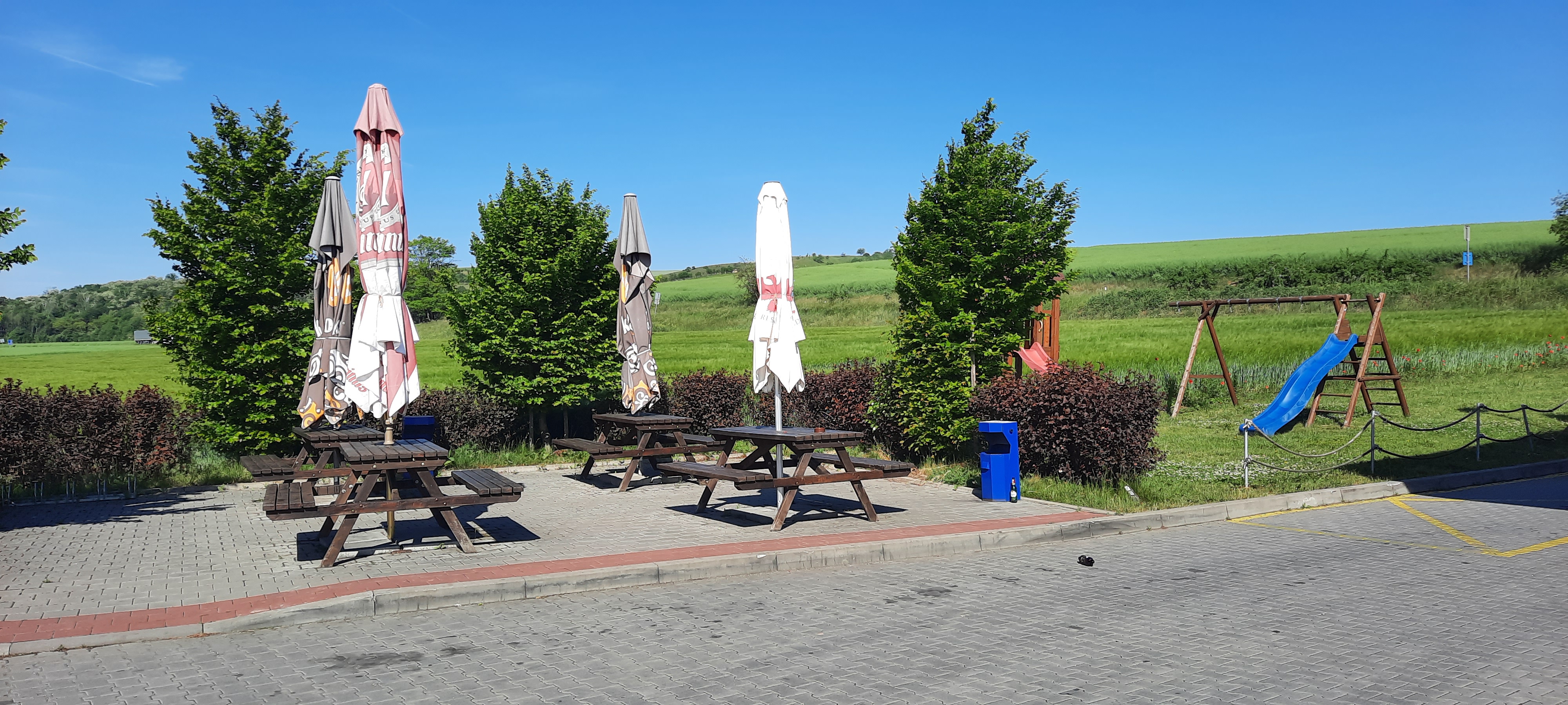 Občerstvení u čerpací stanice Marefy foto 2