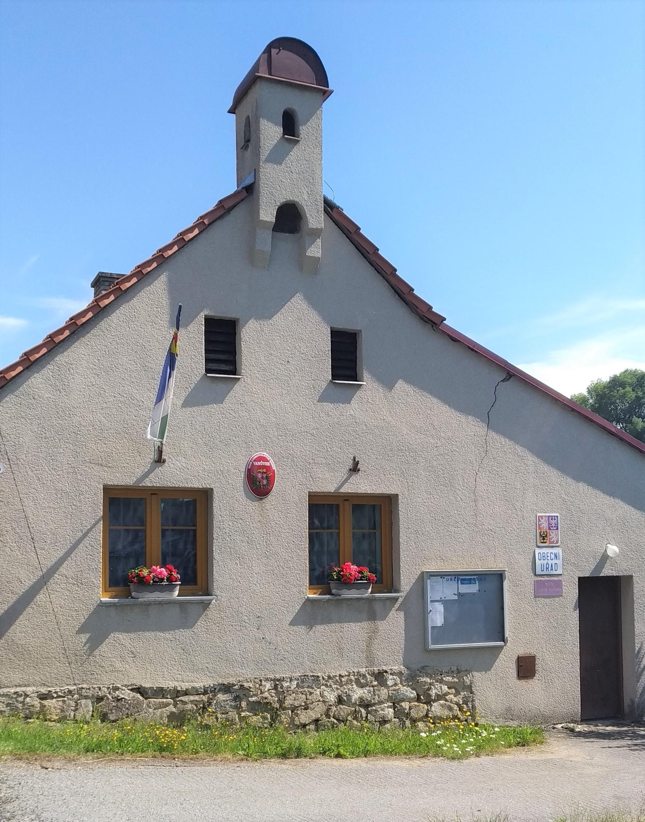 Vanůvek - obecní úřad foto 3