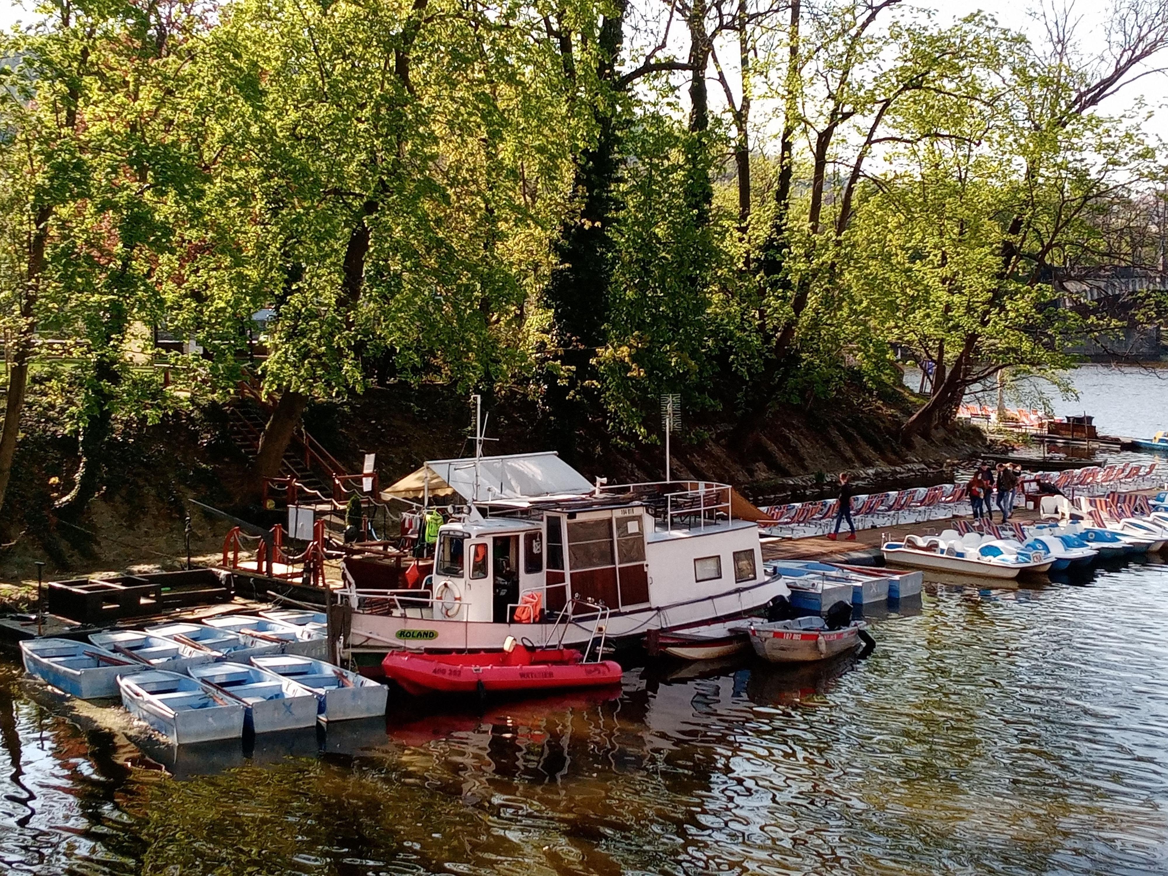 Půjčovna lodiček a šlapadel U Kotvy foto 2