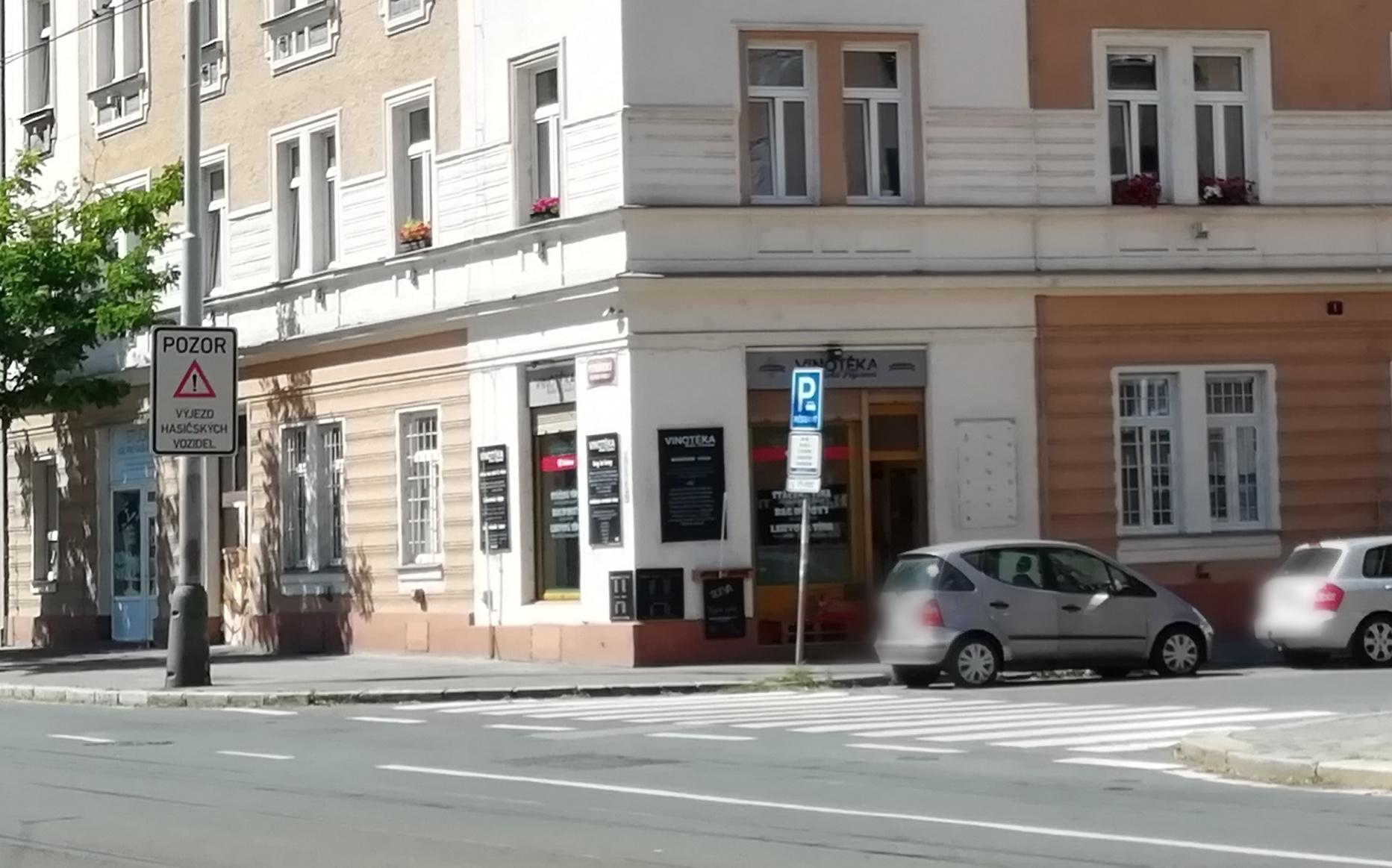 Malá Plynární Vinotéka foto 4