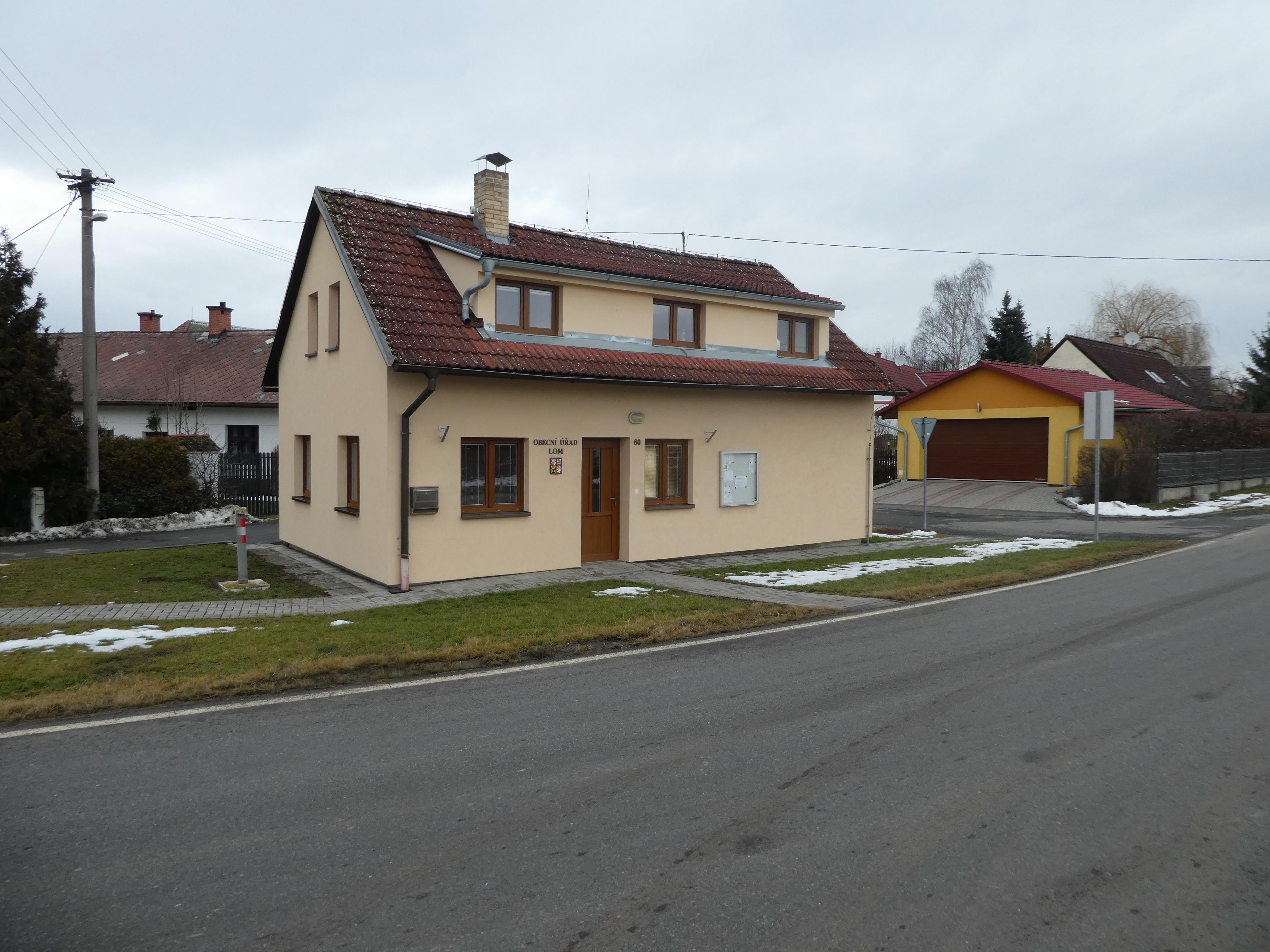 Lom - obecní úřad
