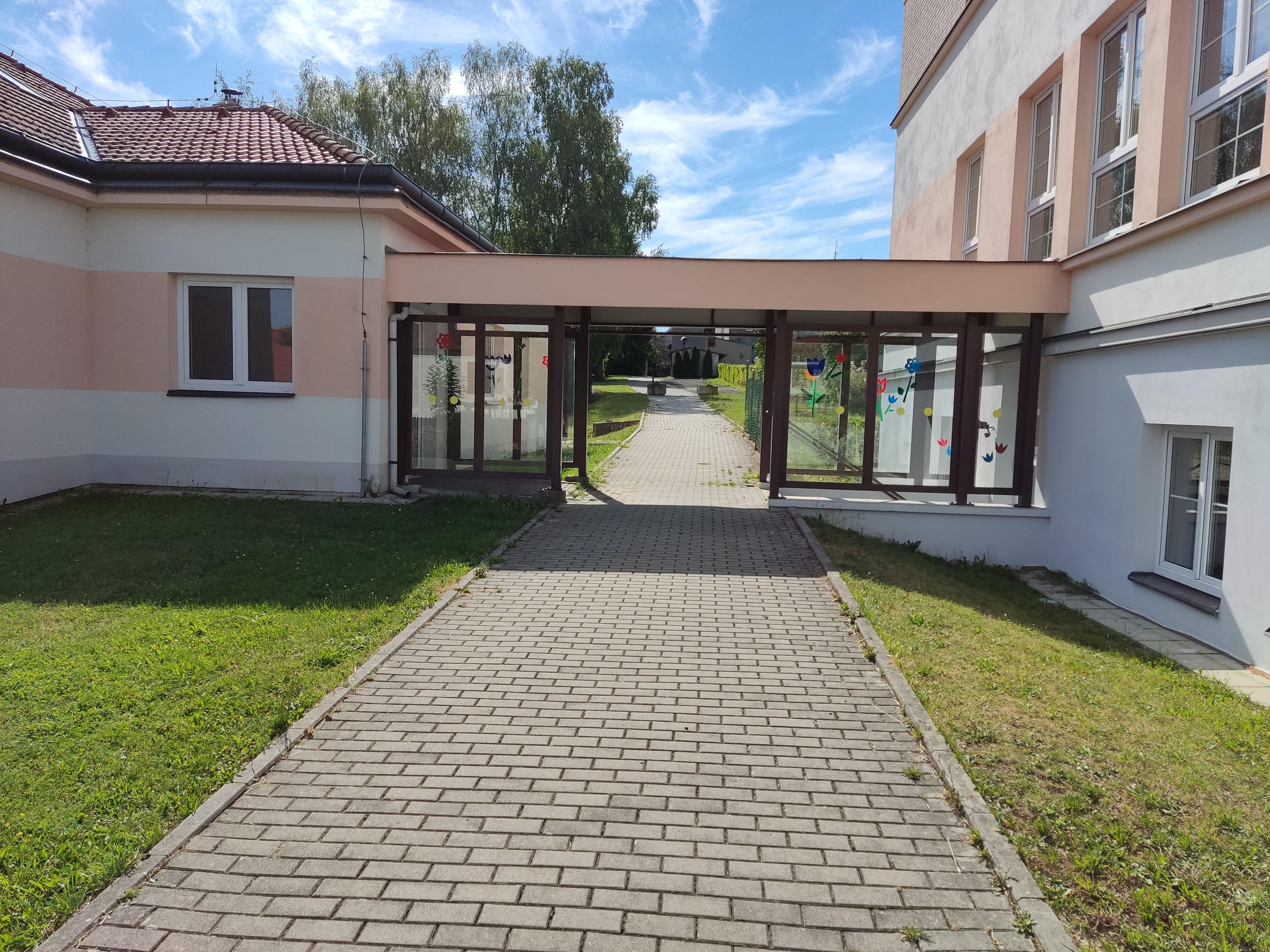 Základní škola Kasejovice, okres Plzeň-jih foto 3