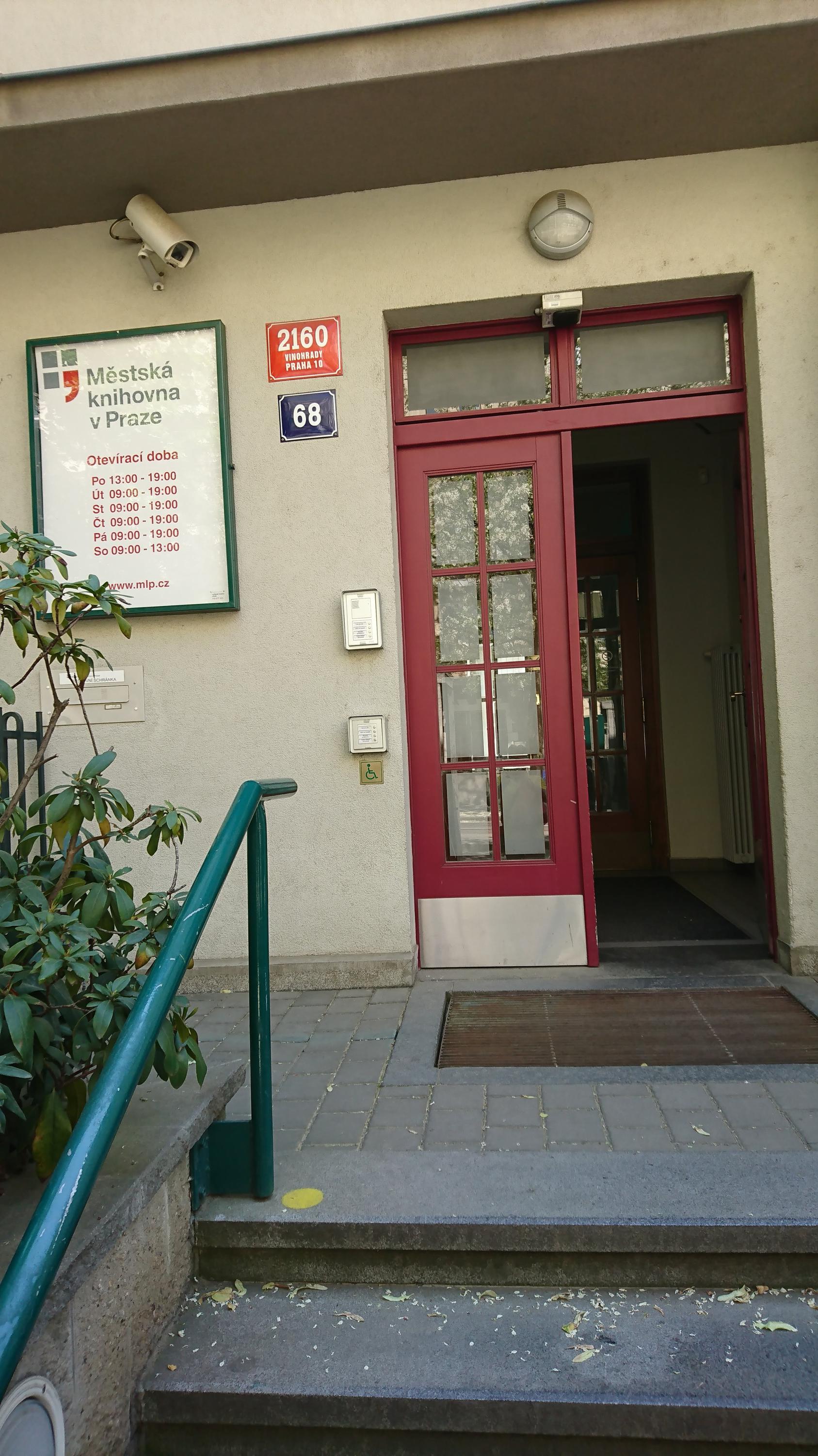 Městská knihovna v Praze - Korunní foto 5