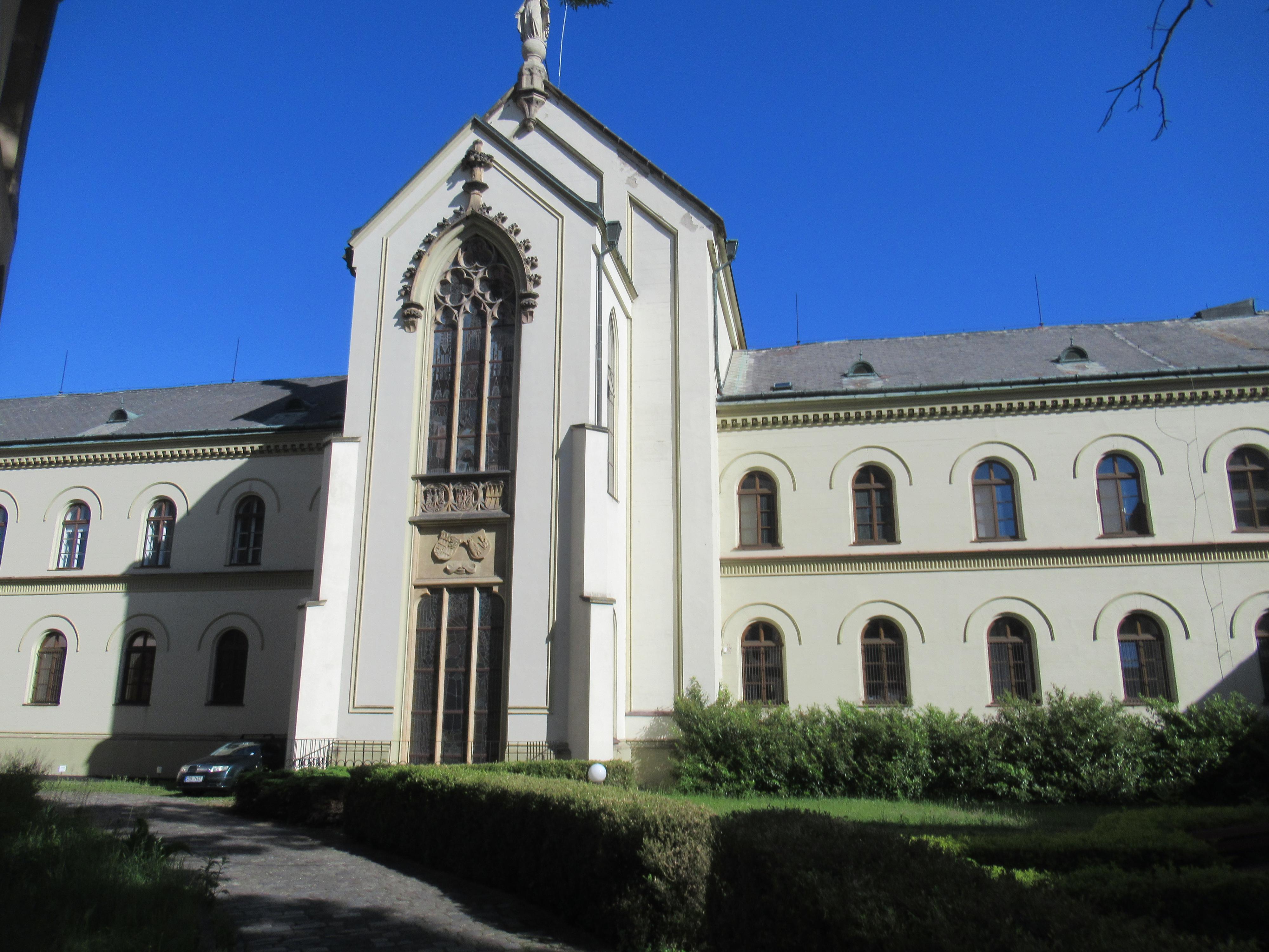 Knihovna Arcibiskupského gymnázia Kroměříž