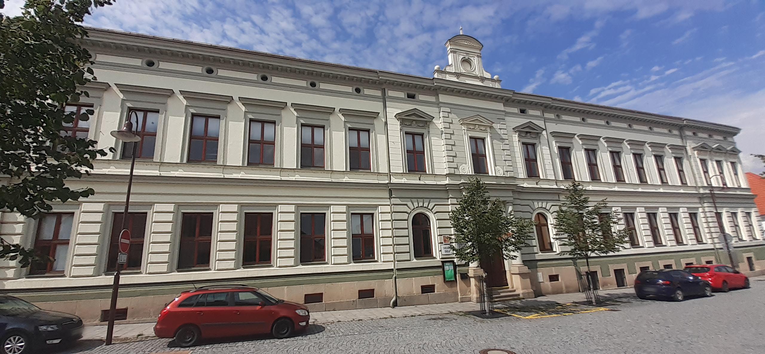 ZŠ Dobřany, Školní