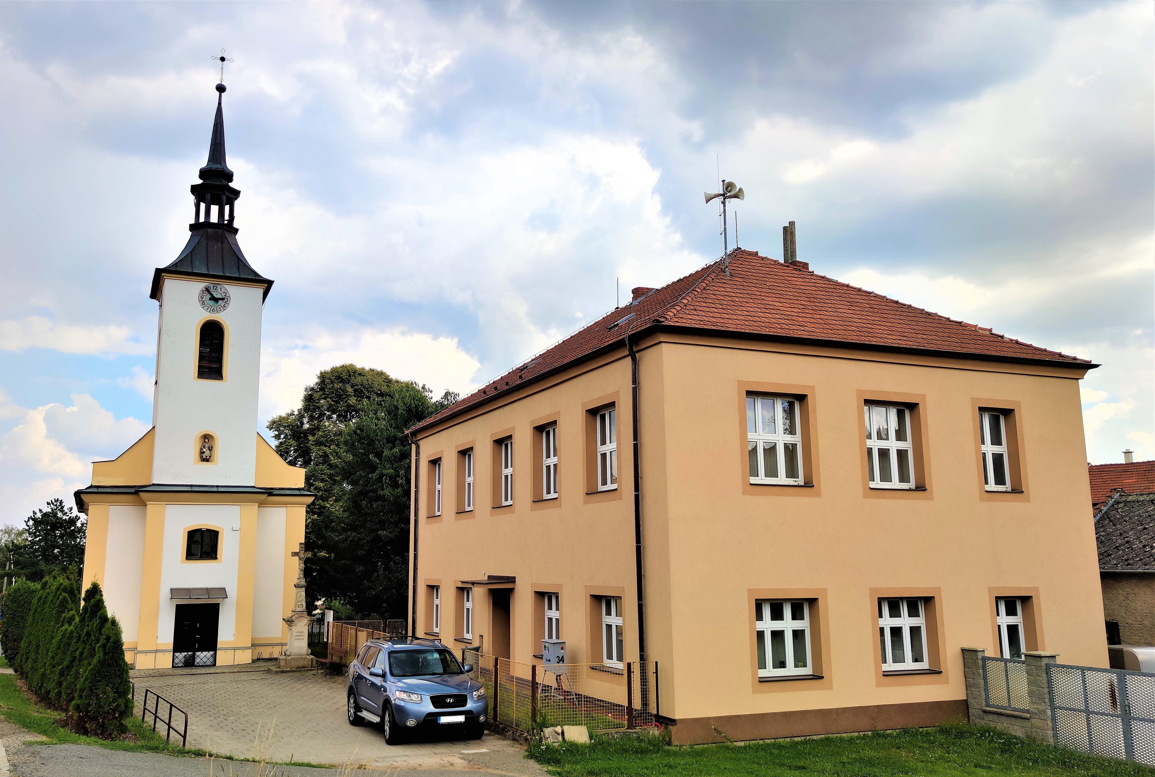 Vícov - obecní knihovna foto 2