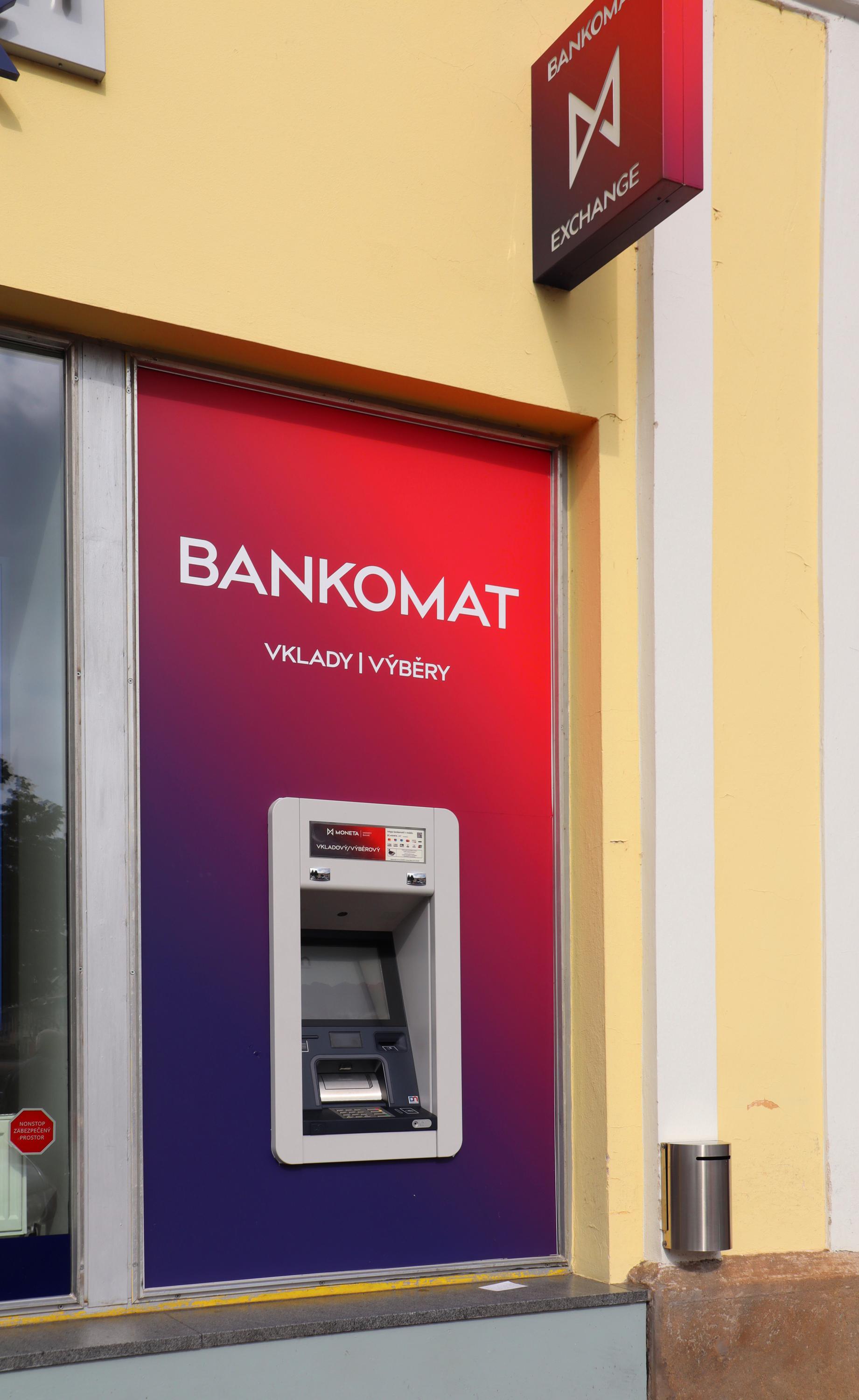 Bankomat MONETA Bank vkladový foto 2