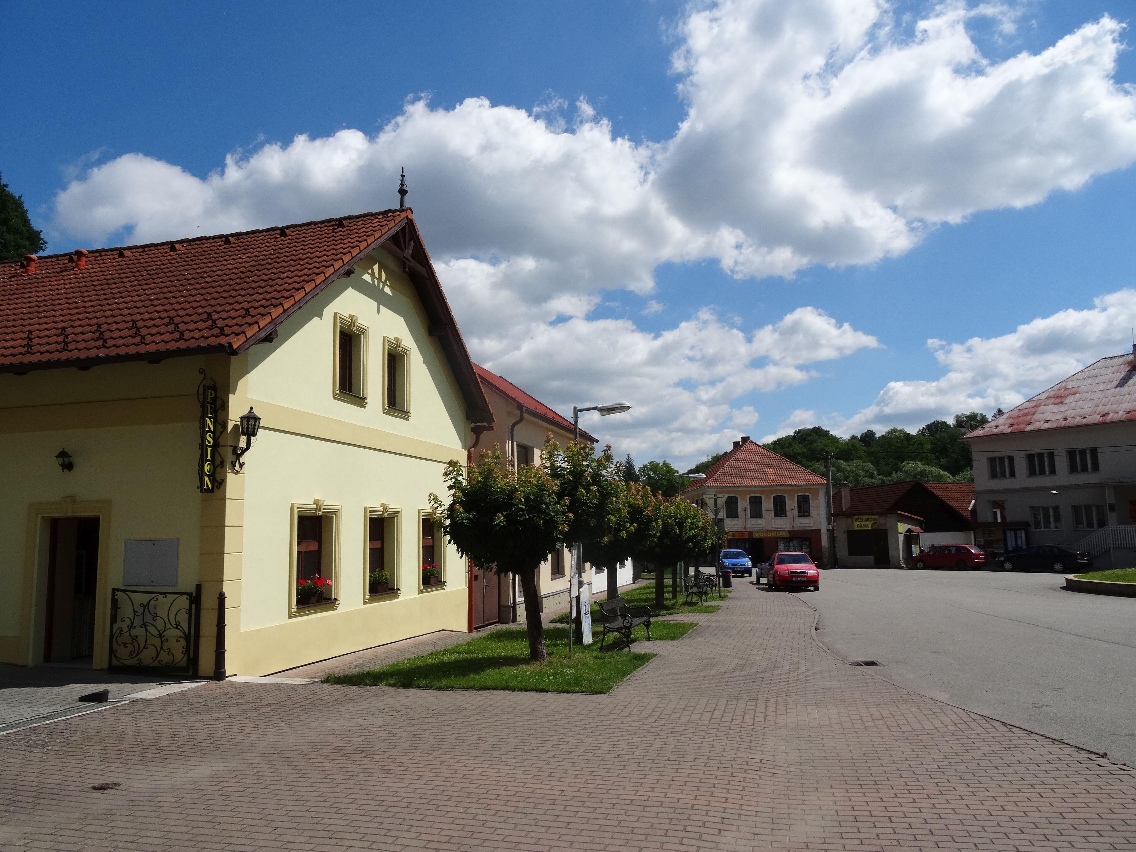 Smíšené zboží  Český Šternberk 45 foto 1