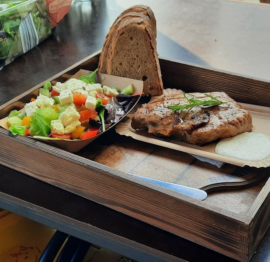 Občerstvení Na dvorku foto 2