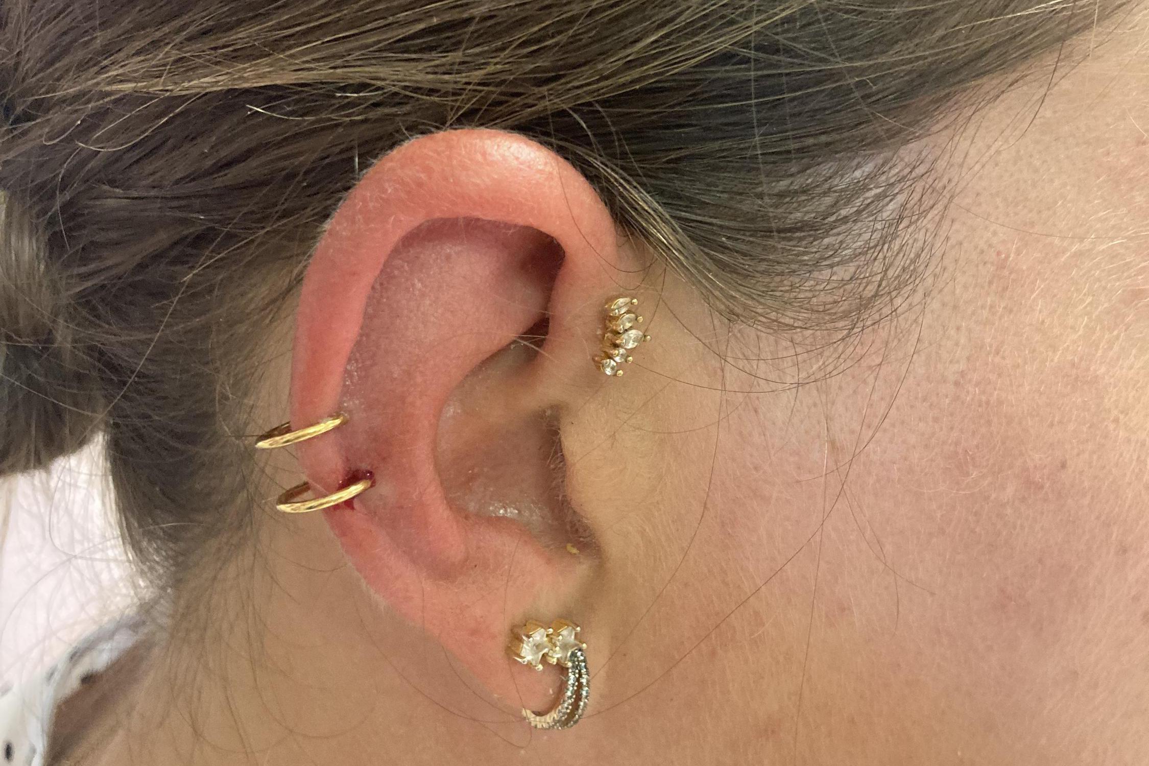 Lenka Hlavačková, Ing. Anna Kurialová- kosmetika, piercing, permanentní make-up