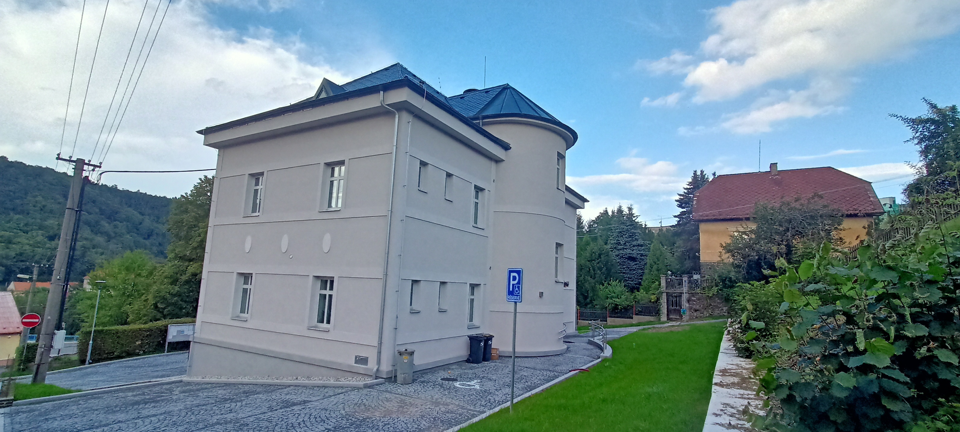 Roztoky - obecní úřad foto 5