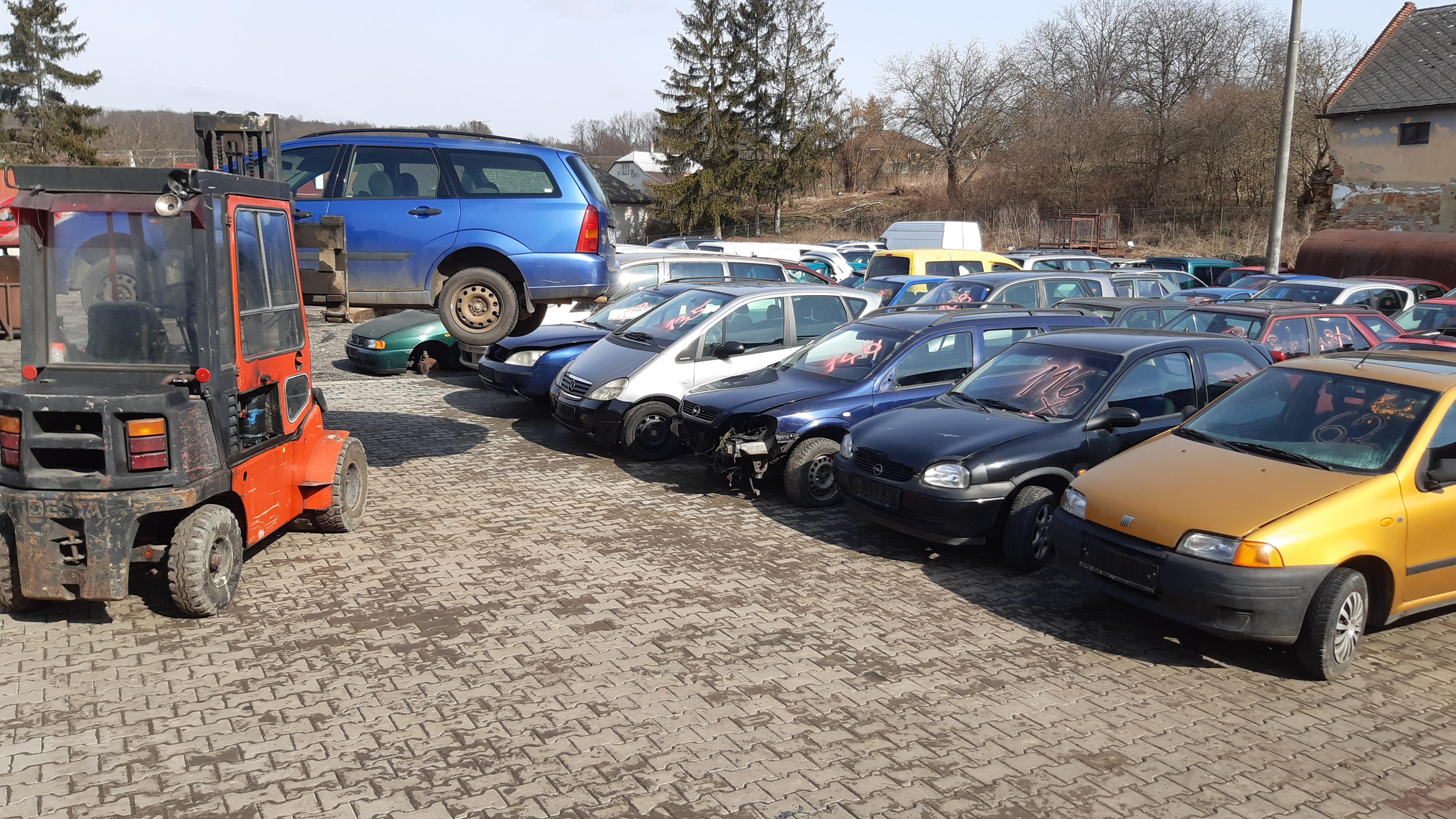 Autovrakoviště Mánek foto 4