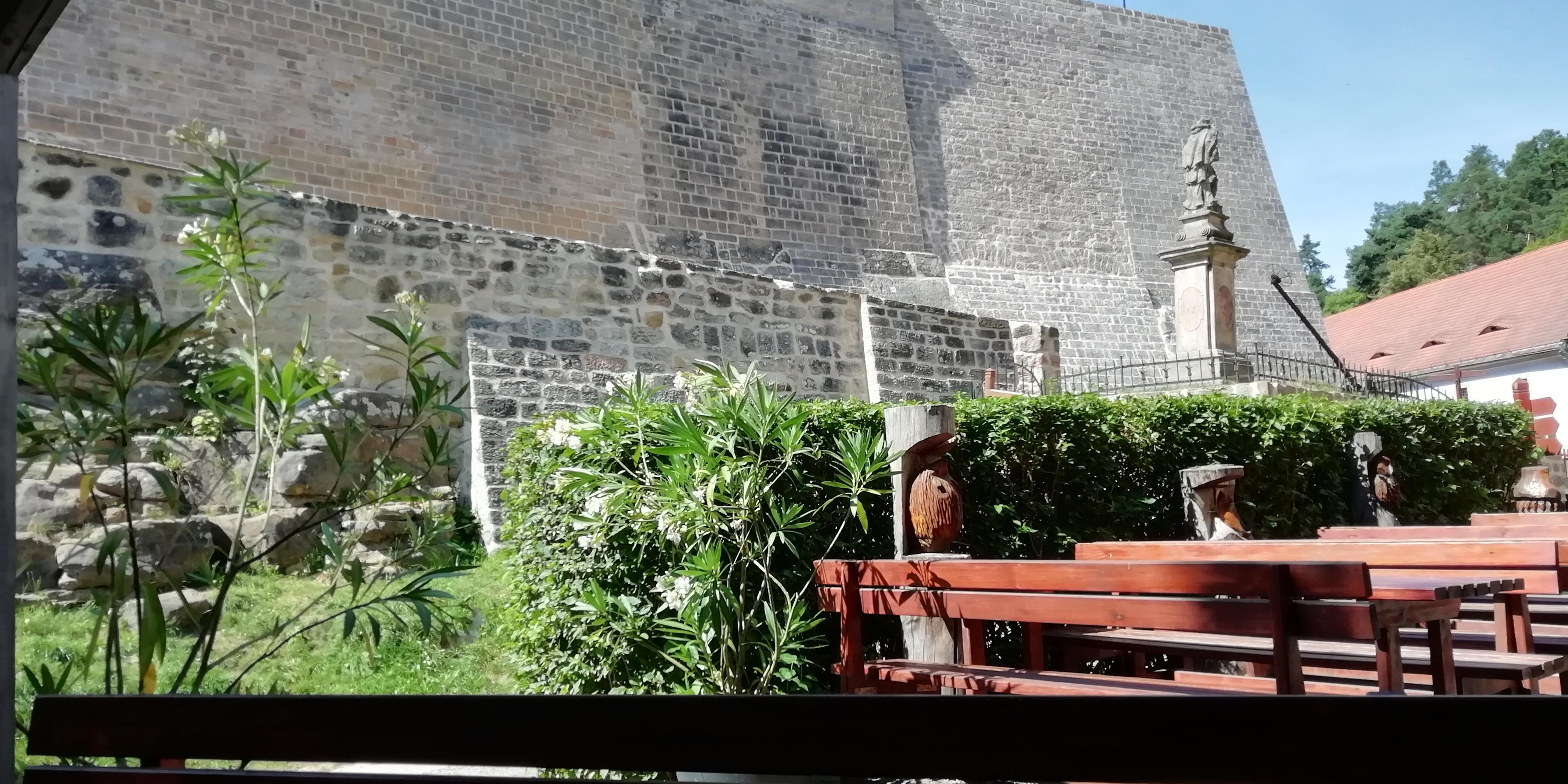 Ubytování na hradě Kost foto 5