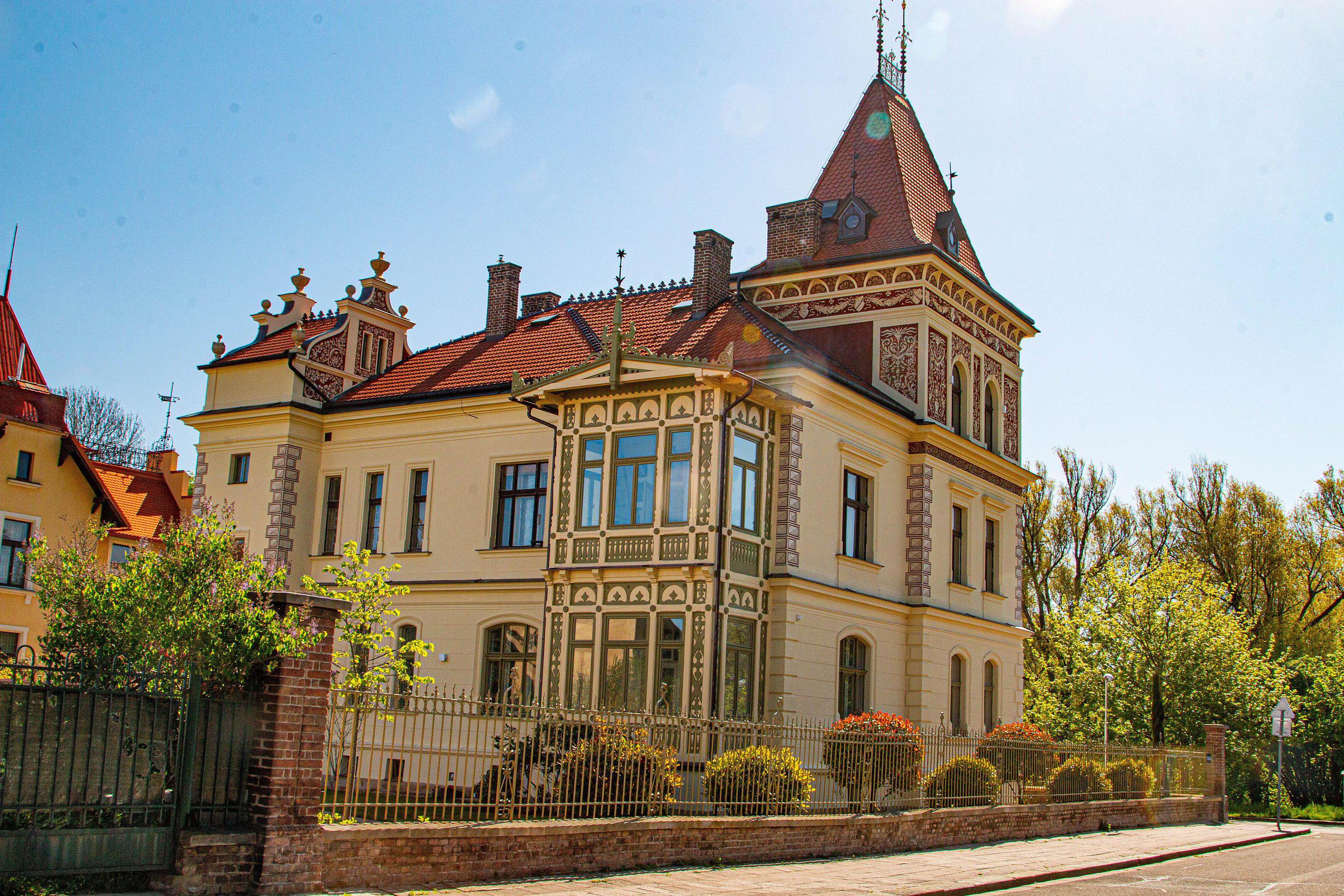 DANFIS HK s.r.o. foto 1