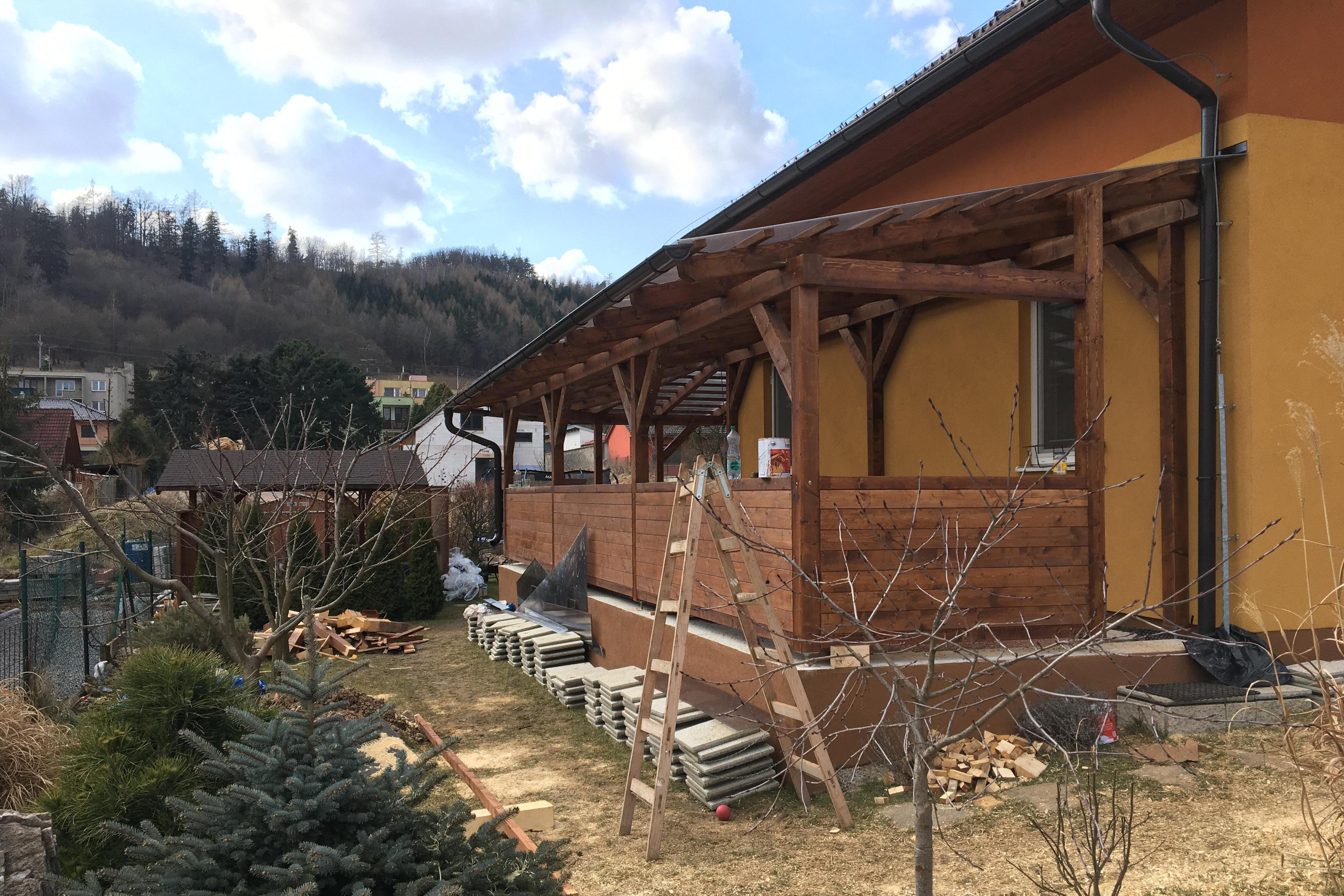 Výroba přístřešku a pergol