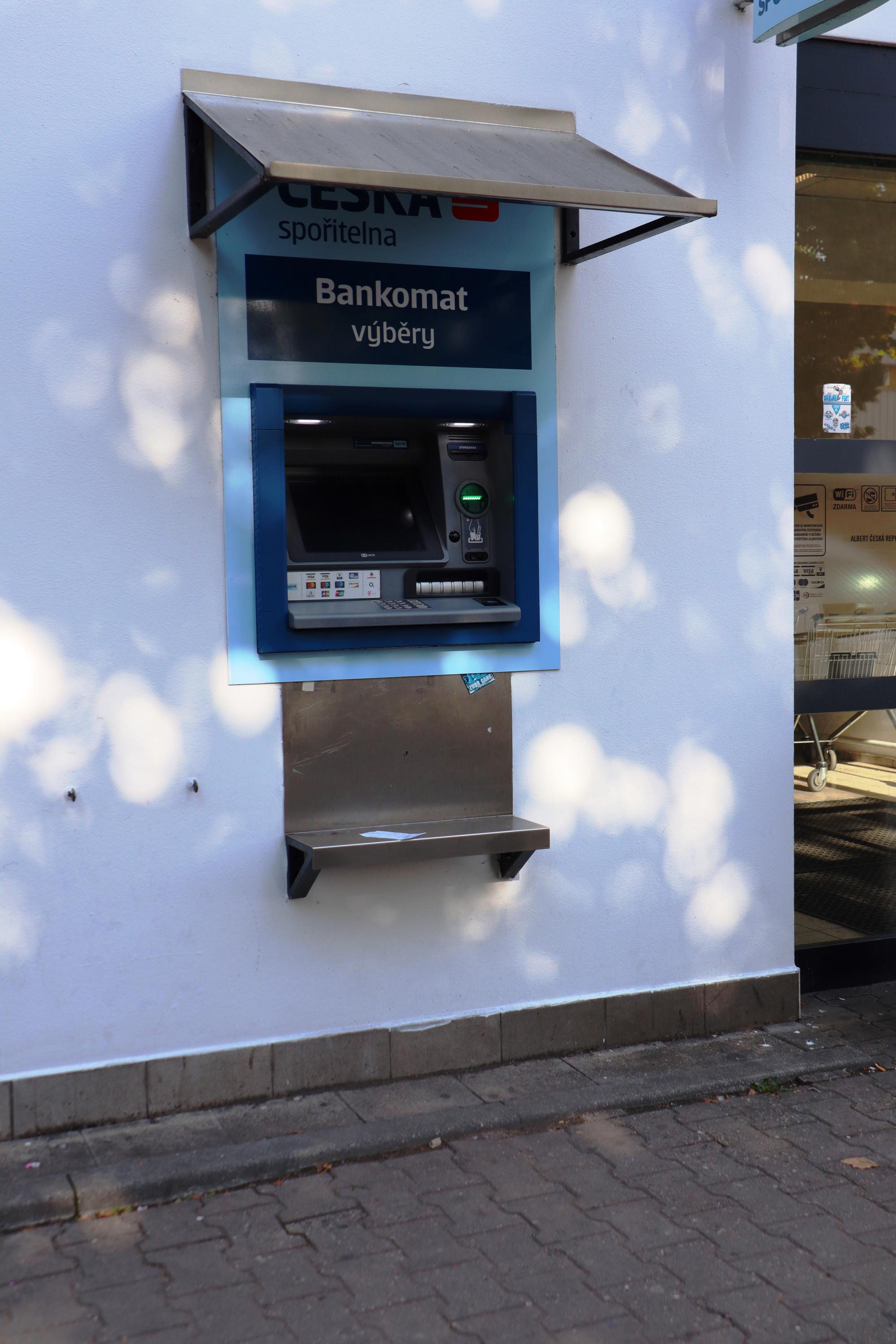 Bankomat České spořitelny foto 2