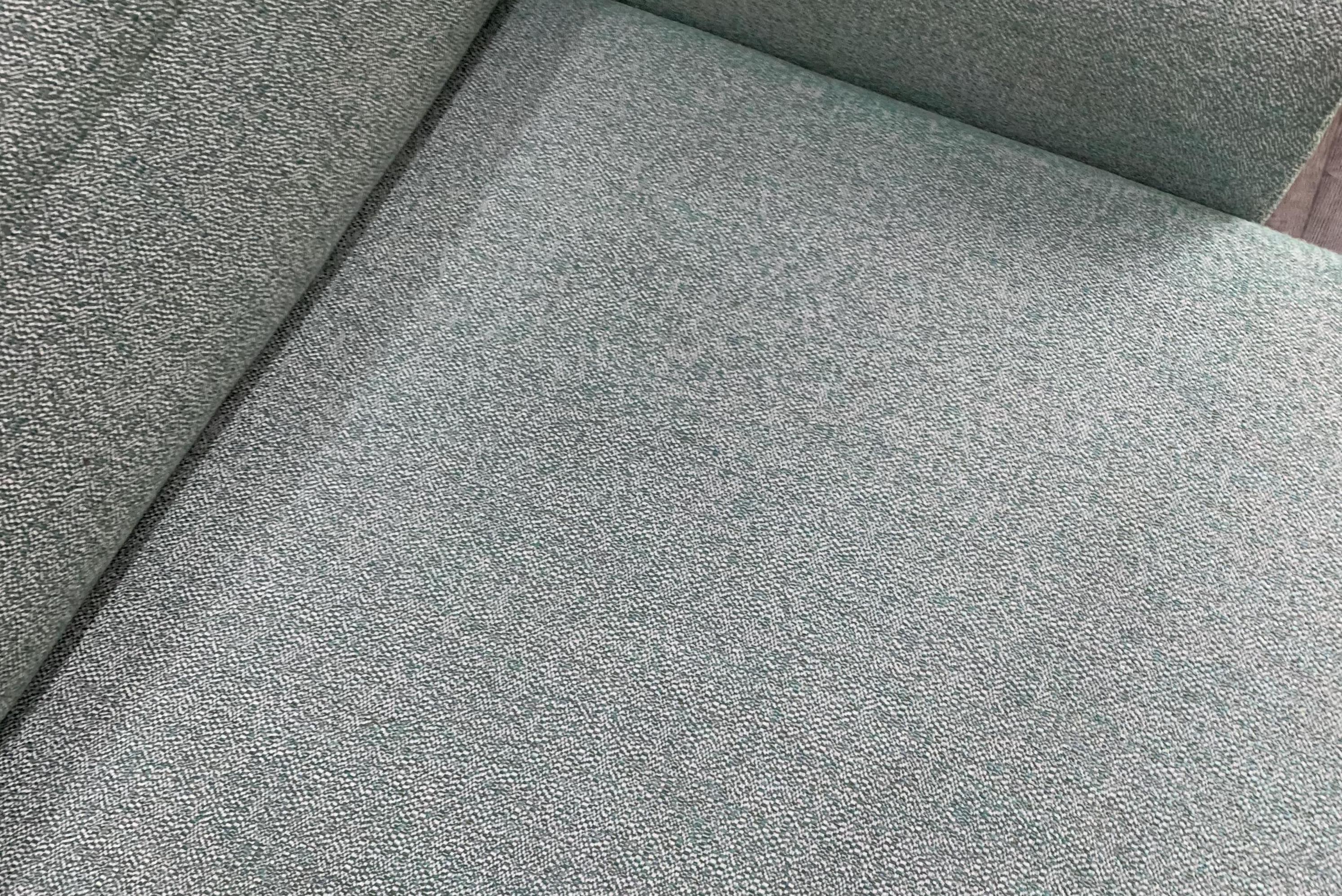 Profesionální čištění sedacích souprav