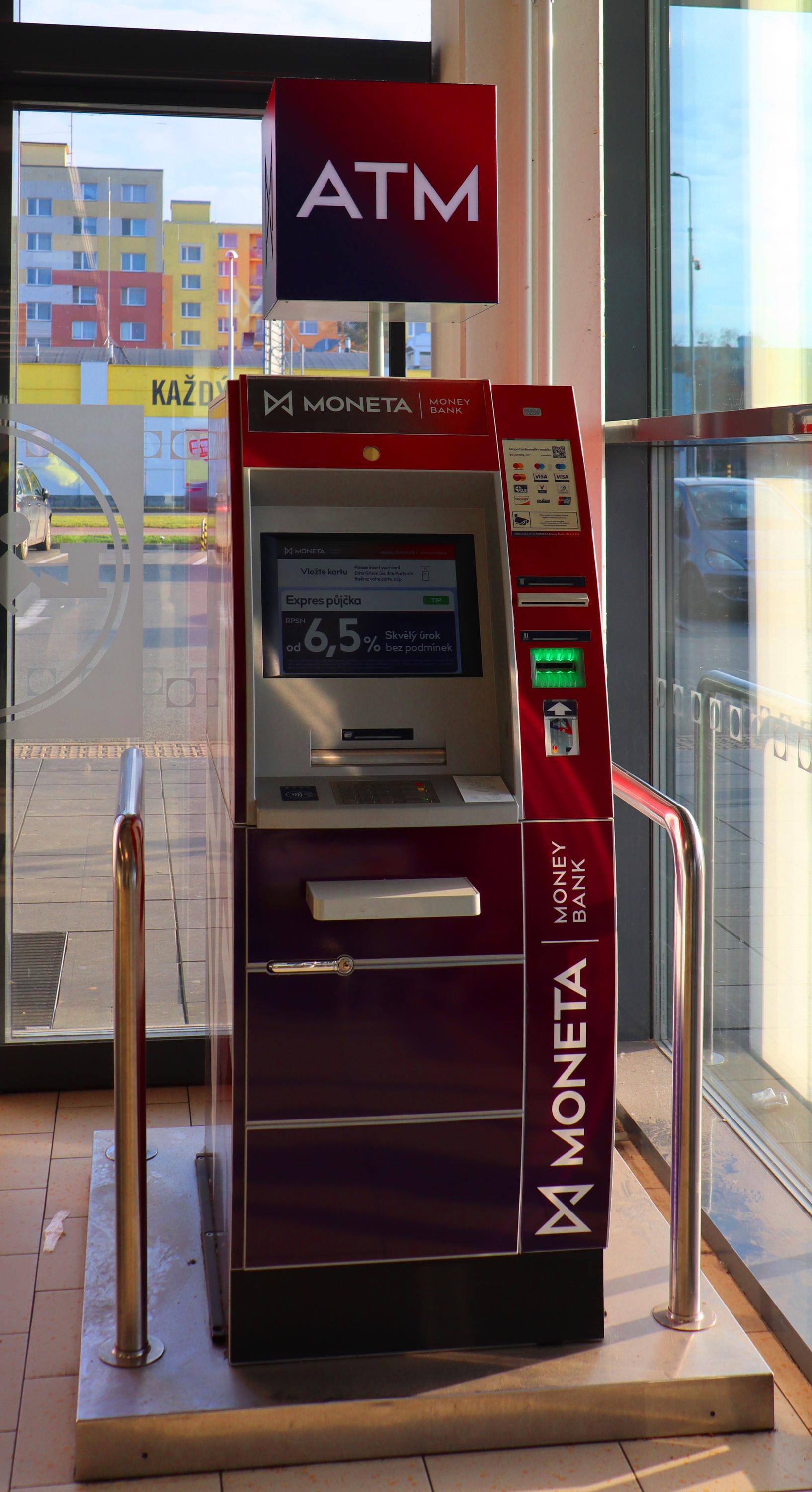 MONETA Money Bank Bankomat foto 2