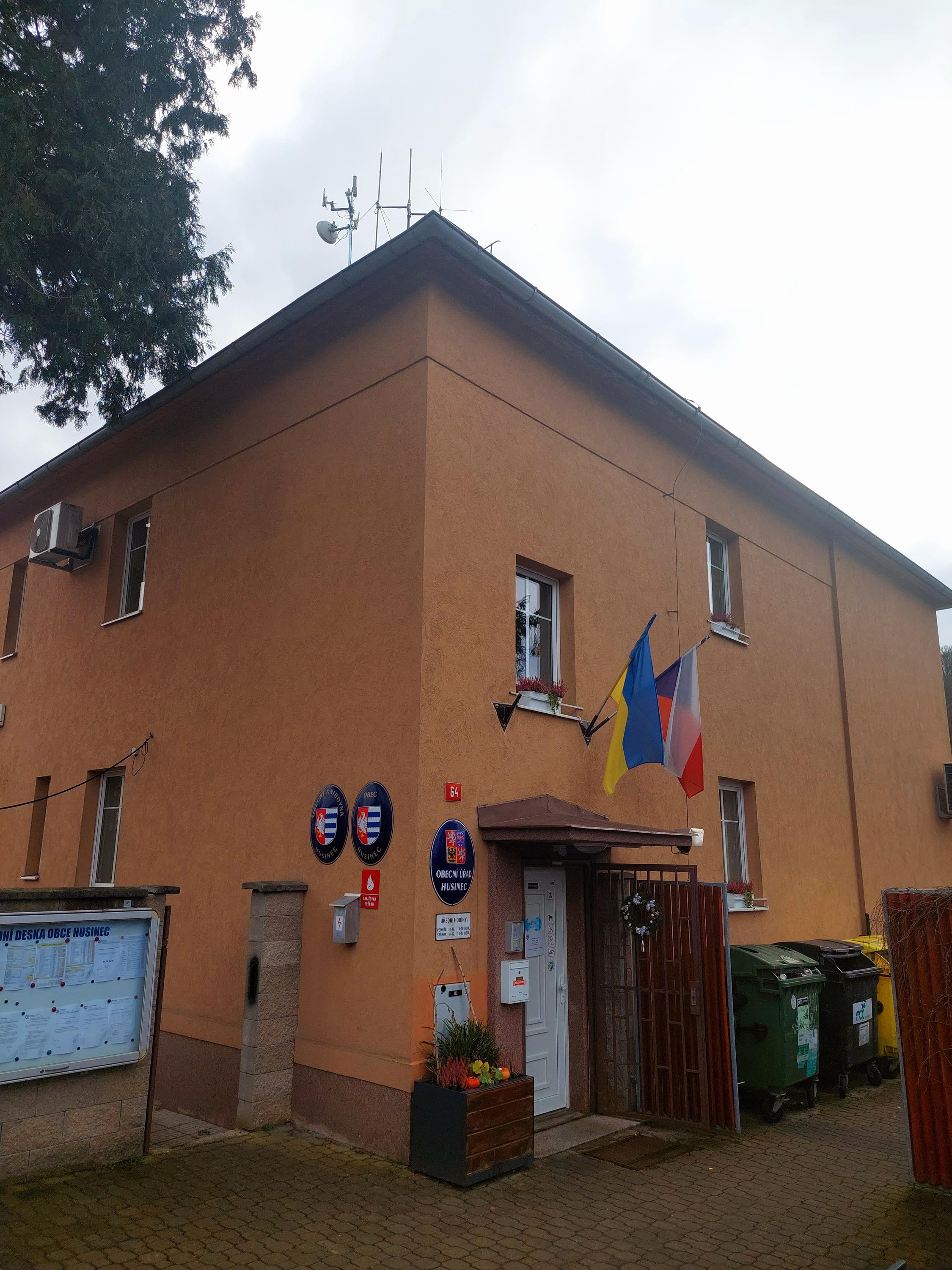 Husinec - obecní úřad foto 3