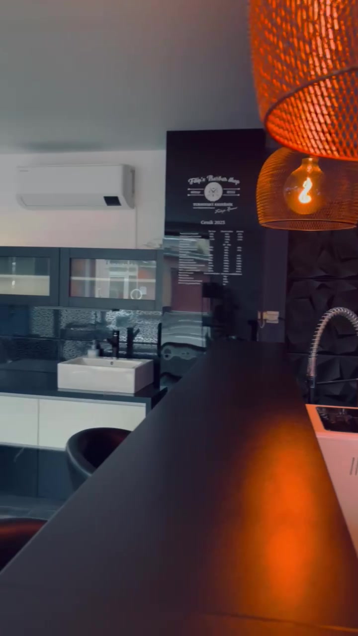 Filip's Barbershop foto 2 (náhled videa)