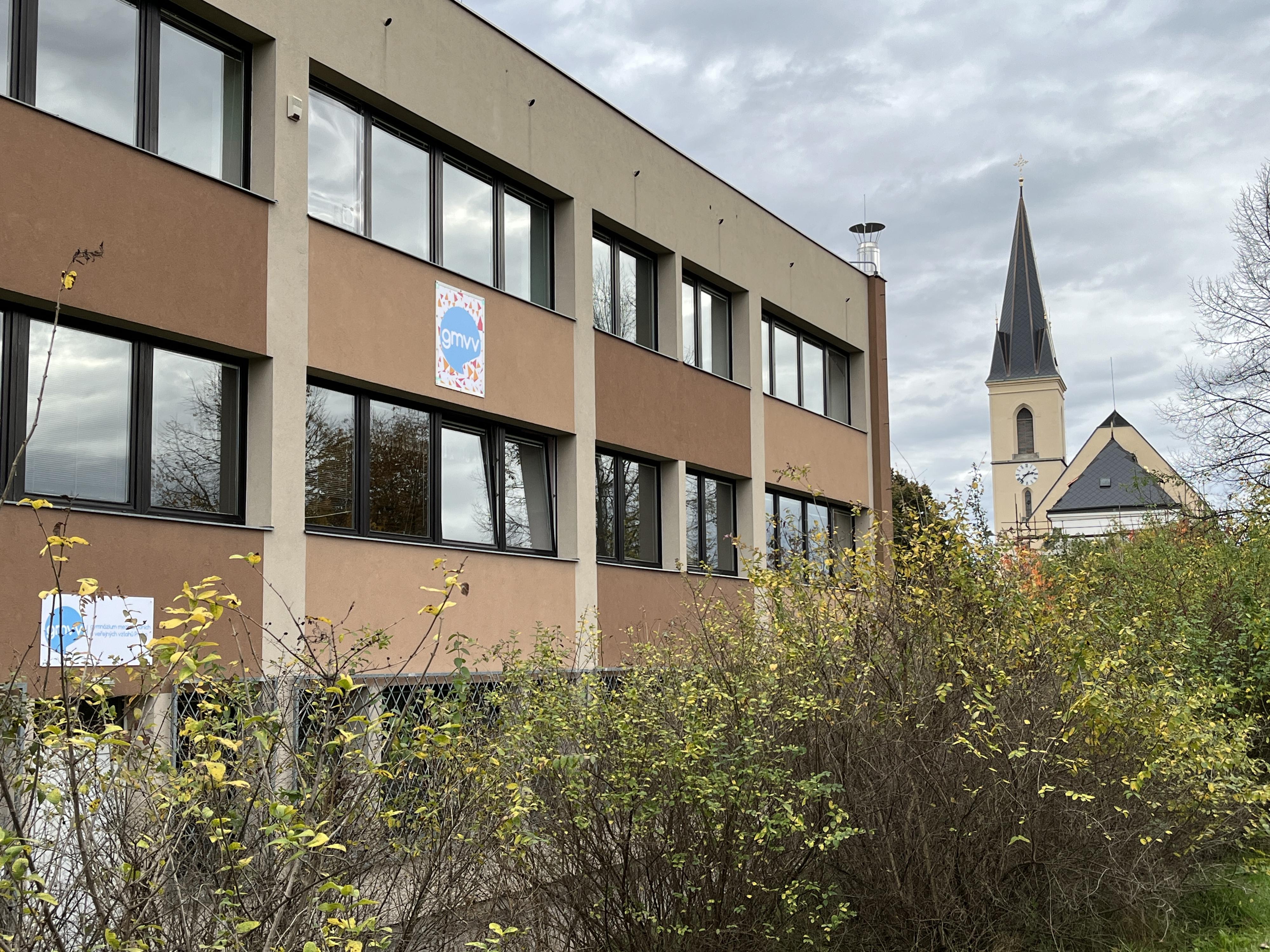 Gymnázium mezinárodních a veřejných vztahů Praha, s.r.o. foto 6