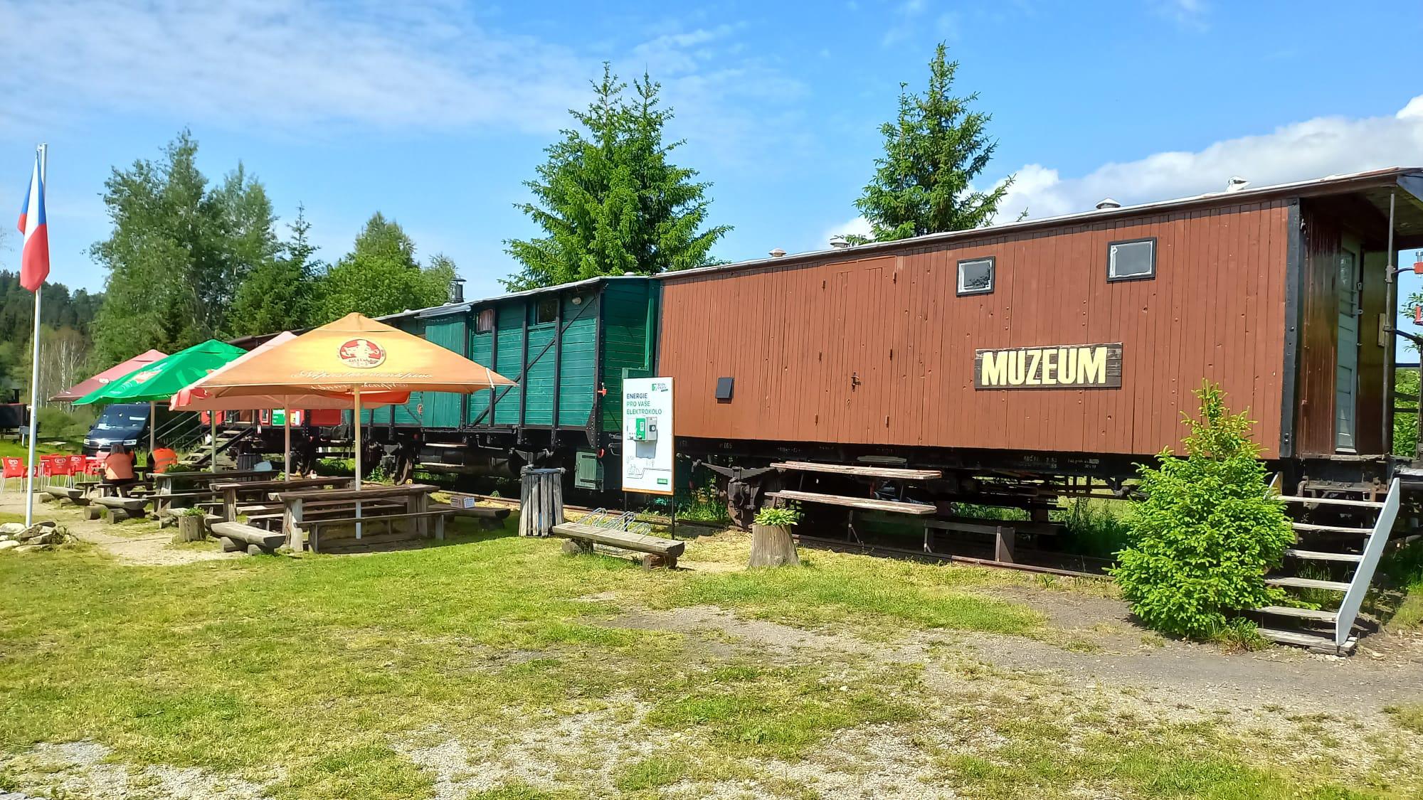 Nabíjecí stanice Krčma Vagon - Pošumavská jižní dráha foto 2