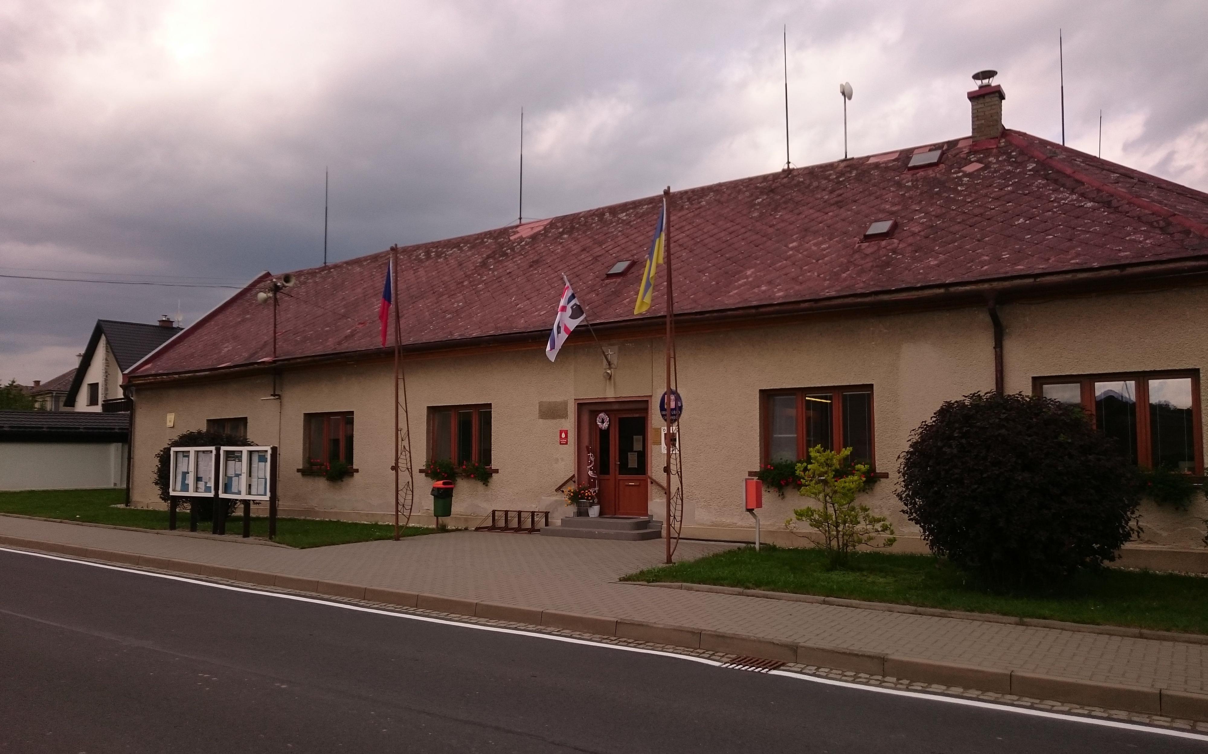 Chromeč - obecní úřad foto 2