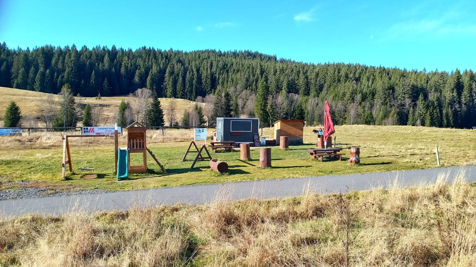 Nabíjecí stanice Občerstvení Z mechu a kapradí foto 3
