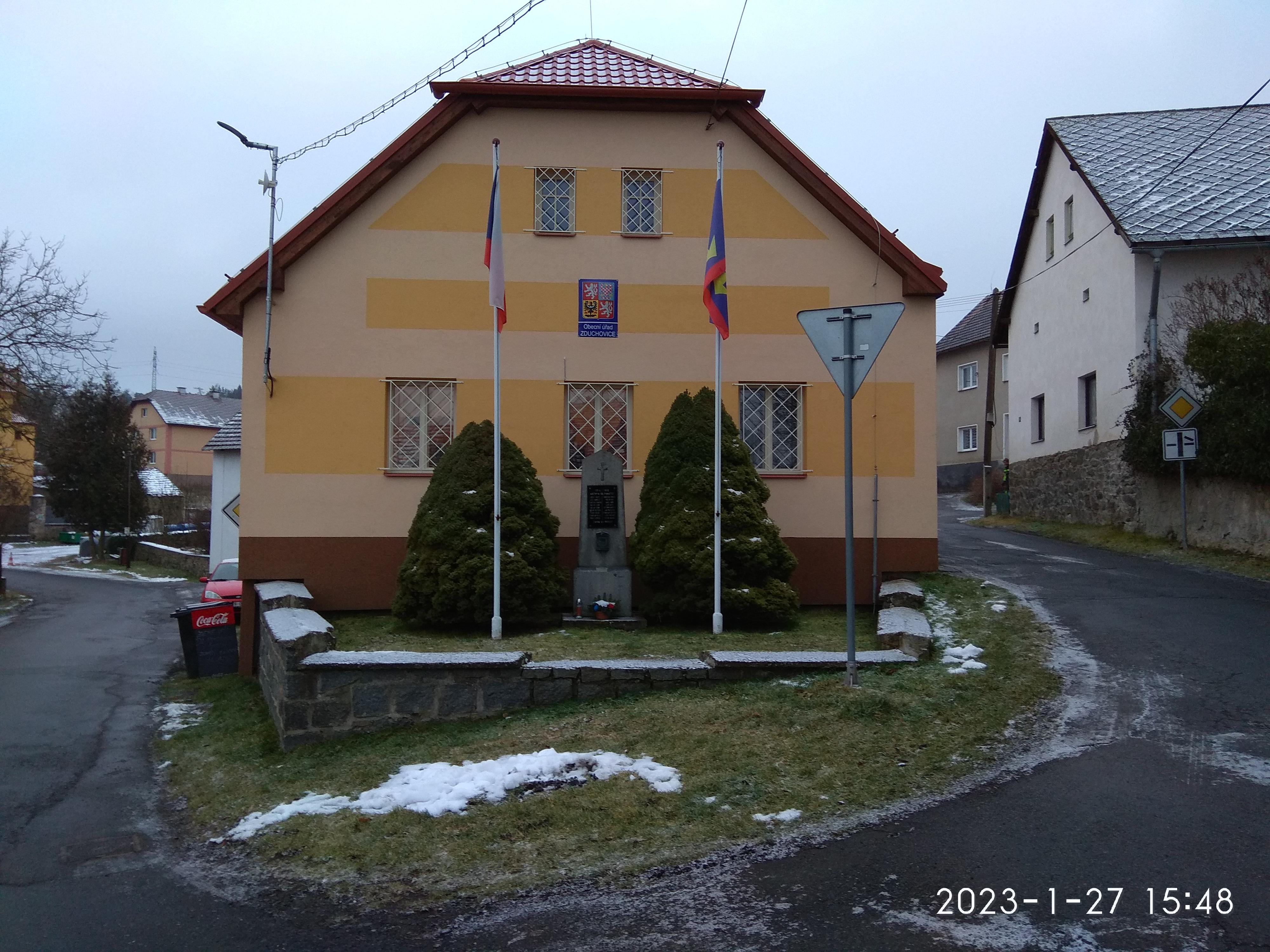 Zduchovice - obecní úřad foto 2