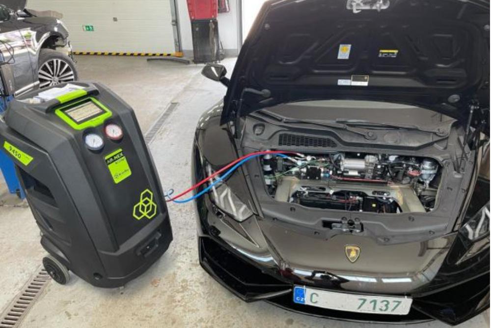 Doplnění a čištění klimatizace R134a a 1234yf
