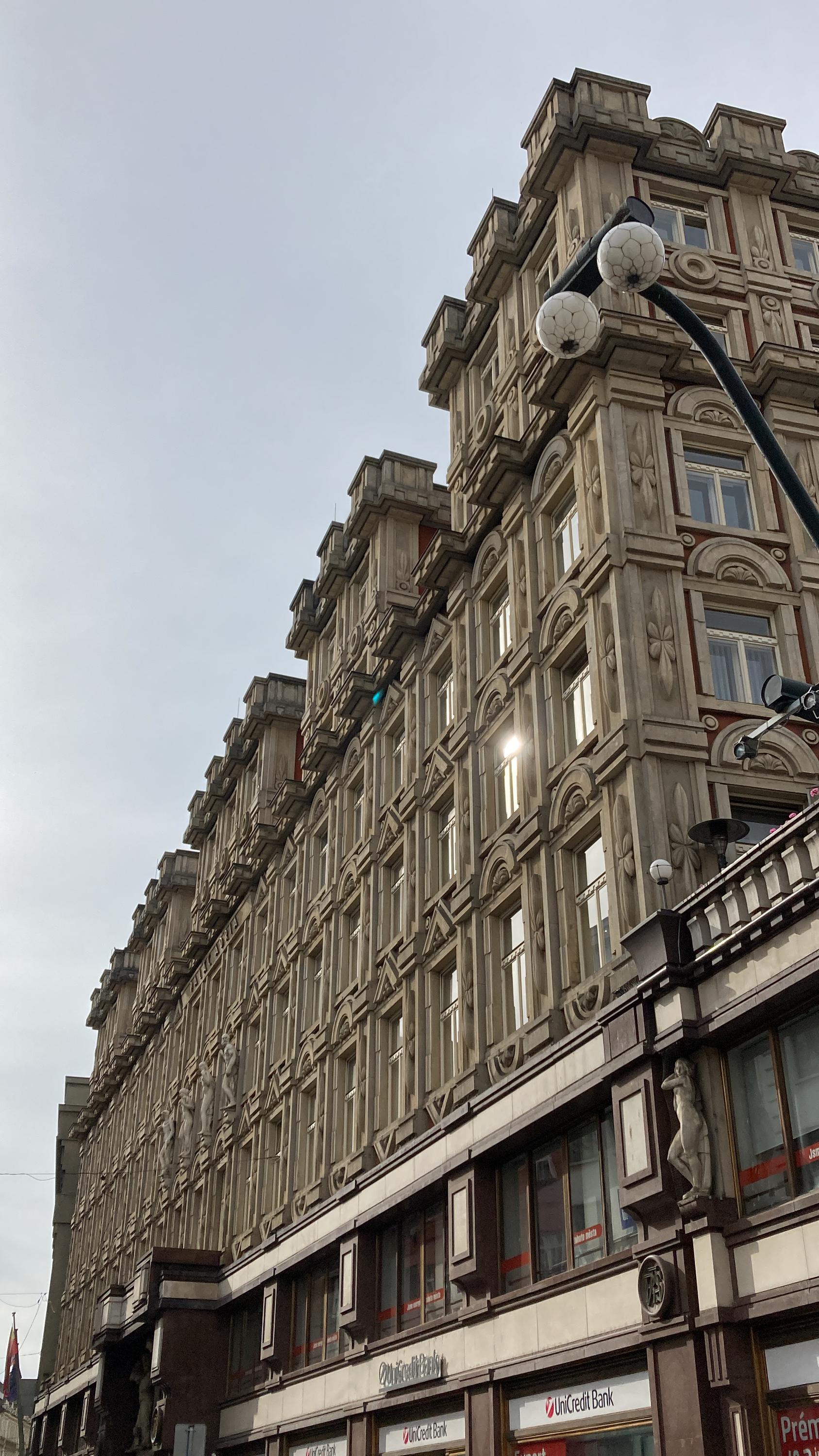 UniCredit Bank Czech Republic and Slovakia, a.s. foto 3