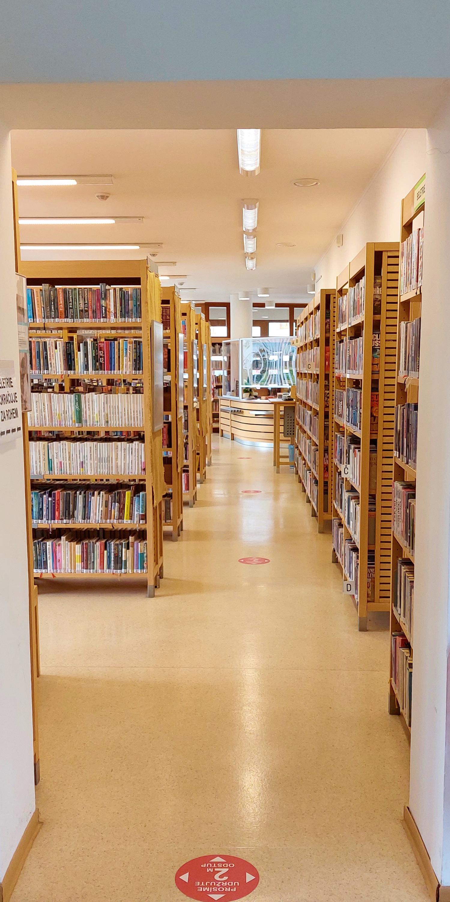 Husova knihovna v Modřanech foto 3