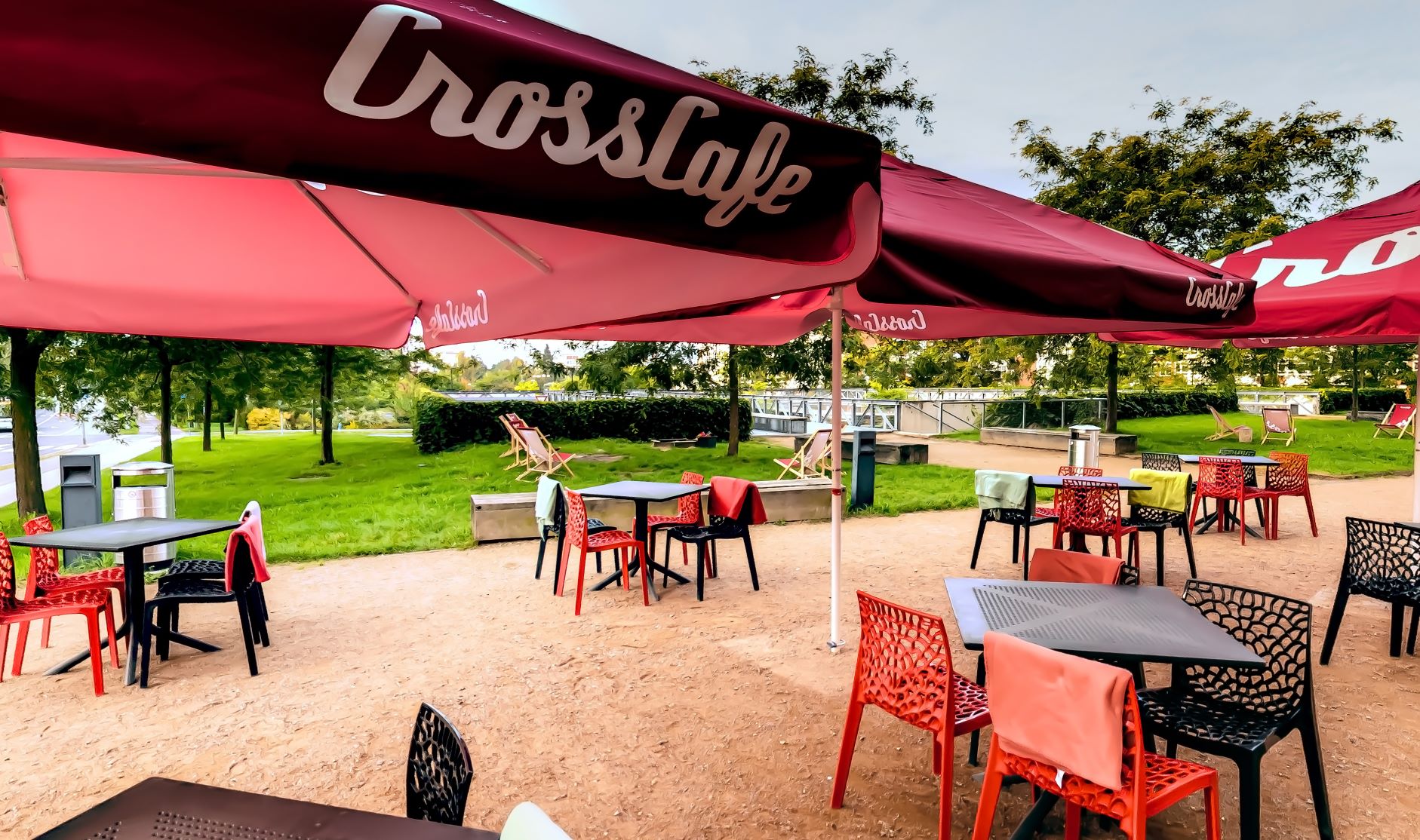 CrossCafe Knihovna foto 4