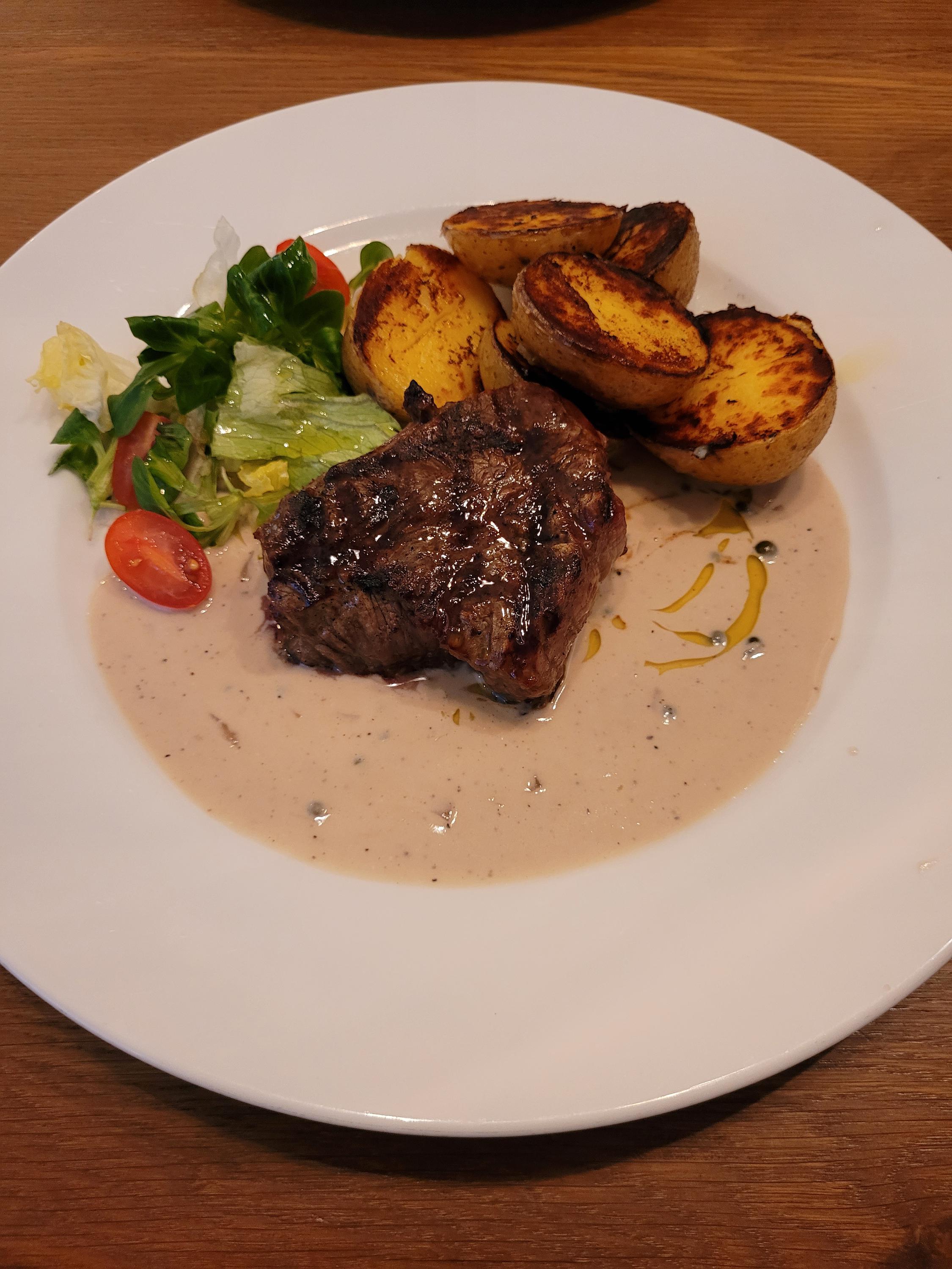 Alvazo grill & restaurant foto 1