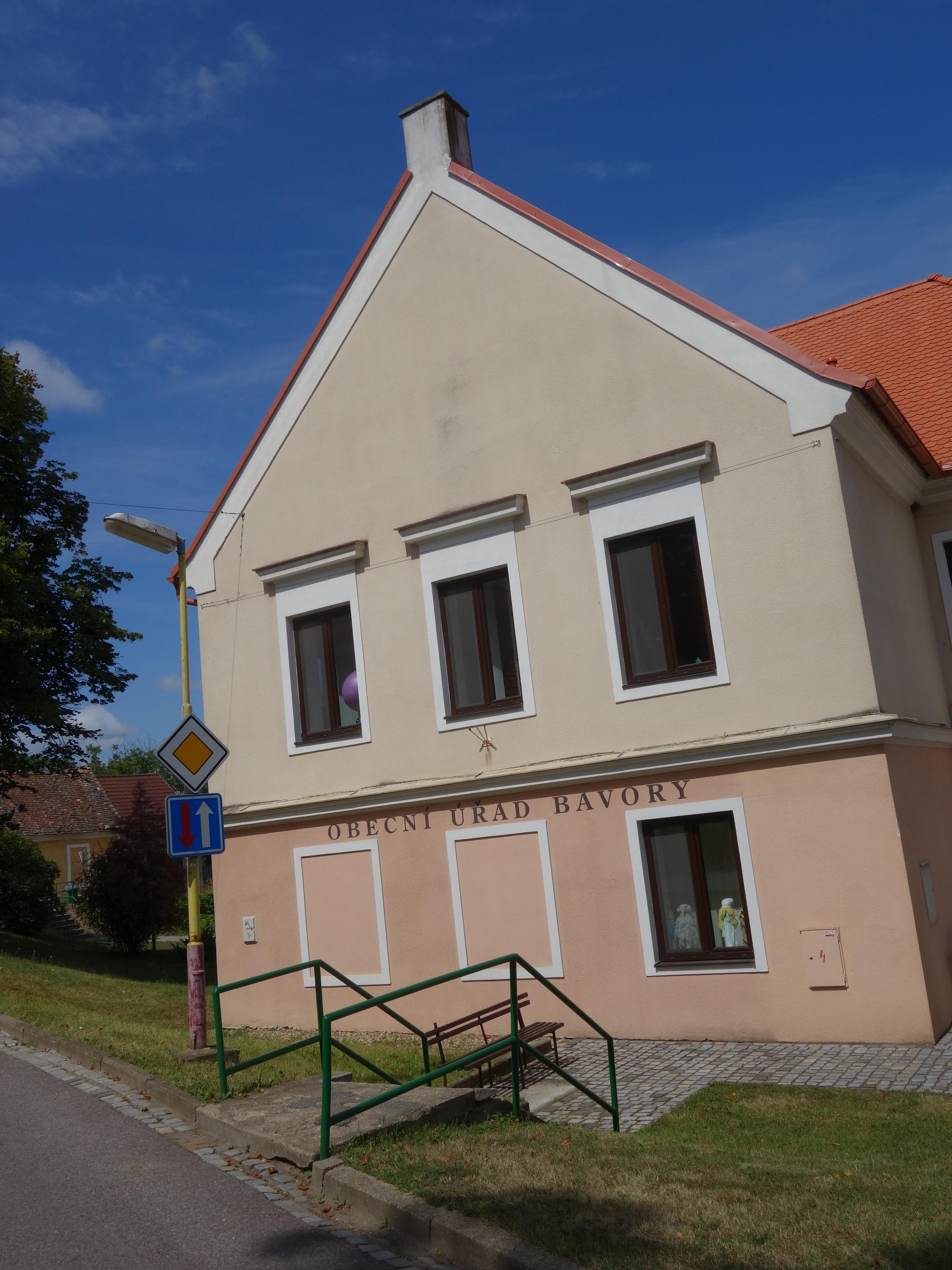 Bavory - obecní úřad foto 4