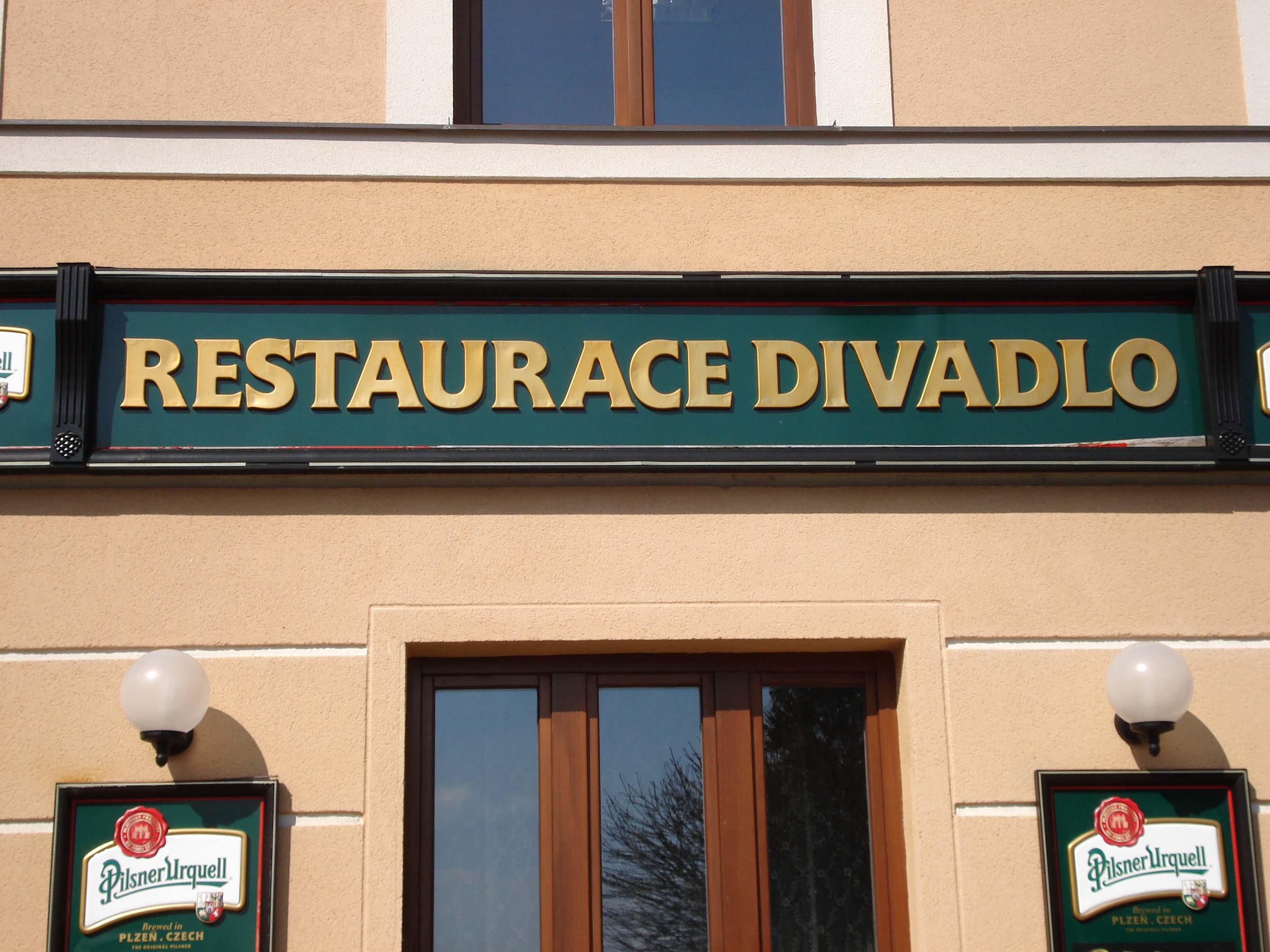 Restaurace Divadlo Červený Kostelec foto 6