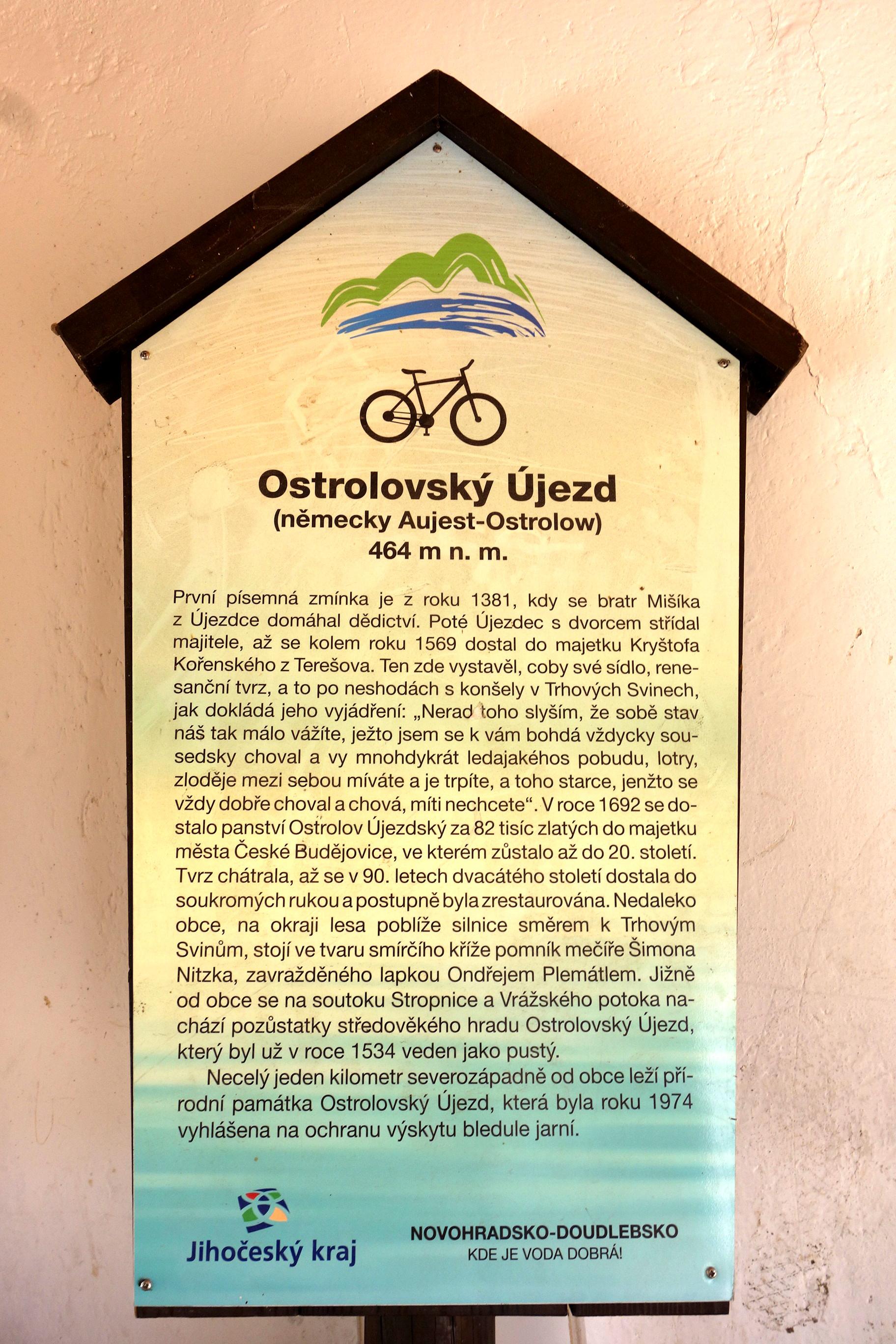 Ostrolovský Újezd - obecní úřad foto 2