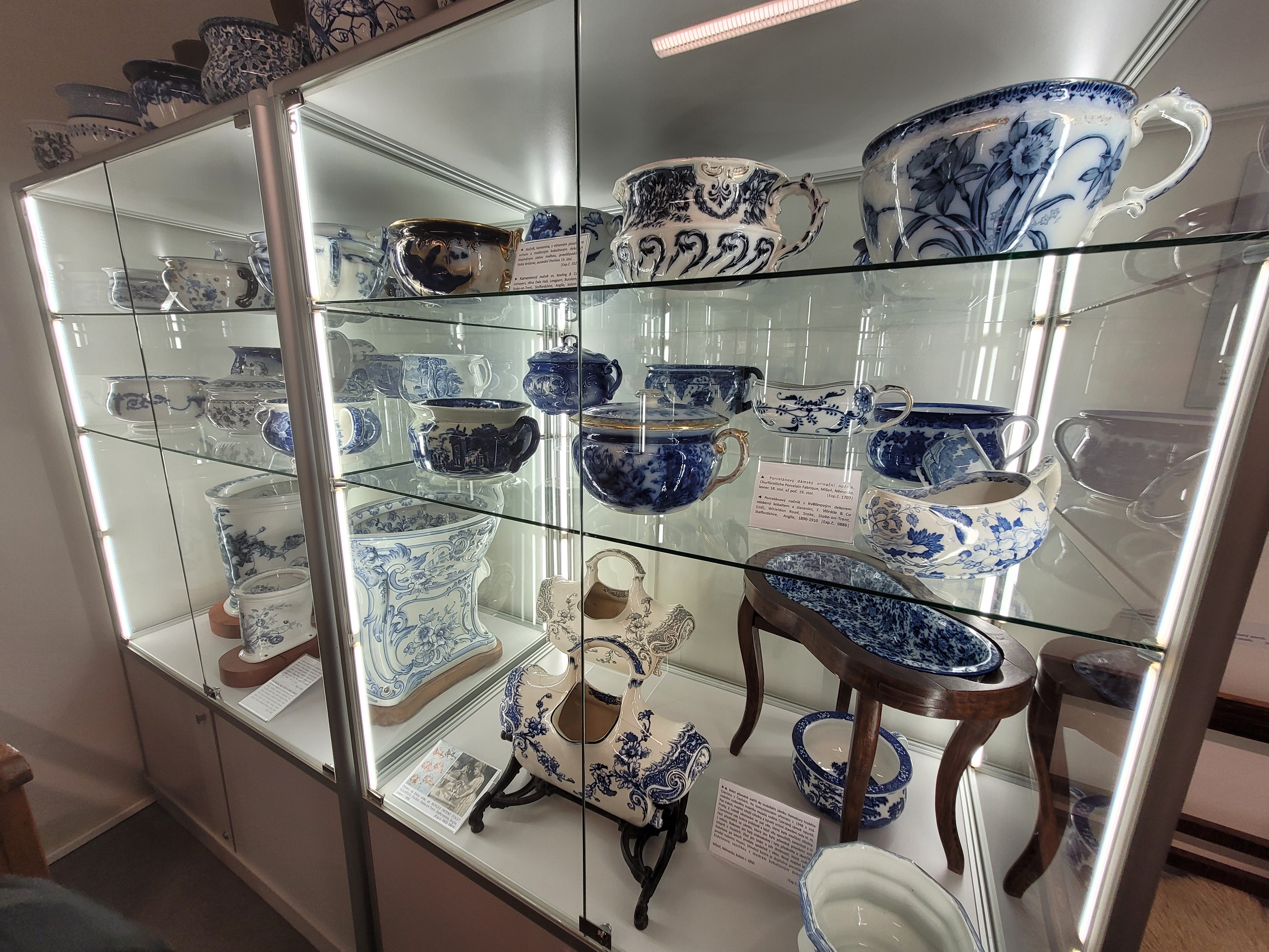 Muzeum historických nočníků a toalet foto 6