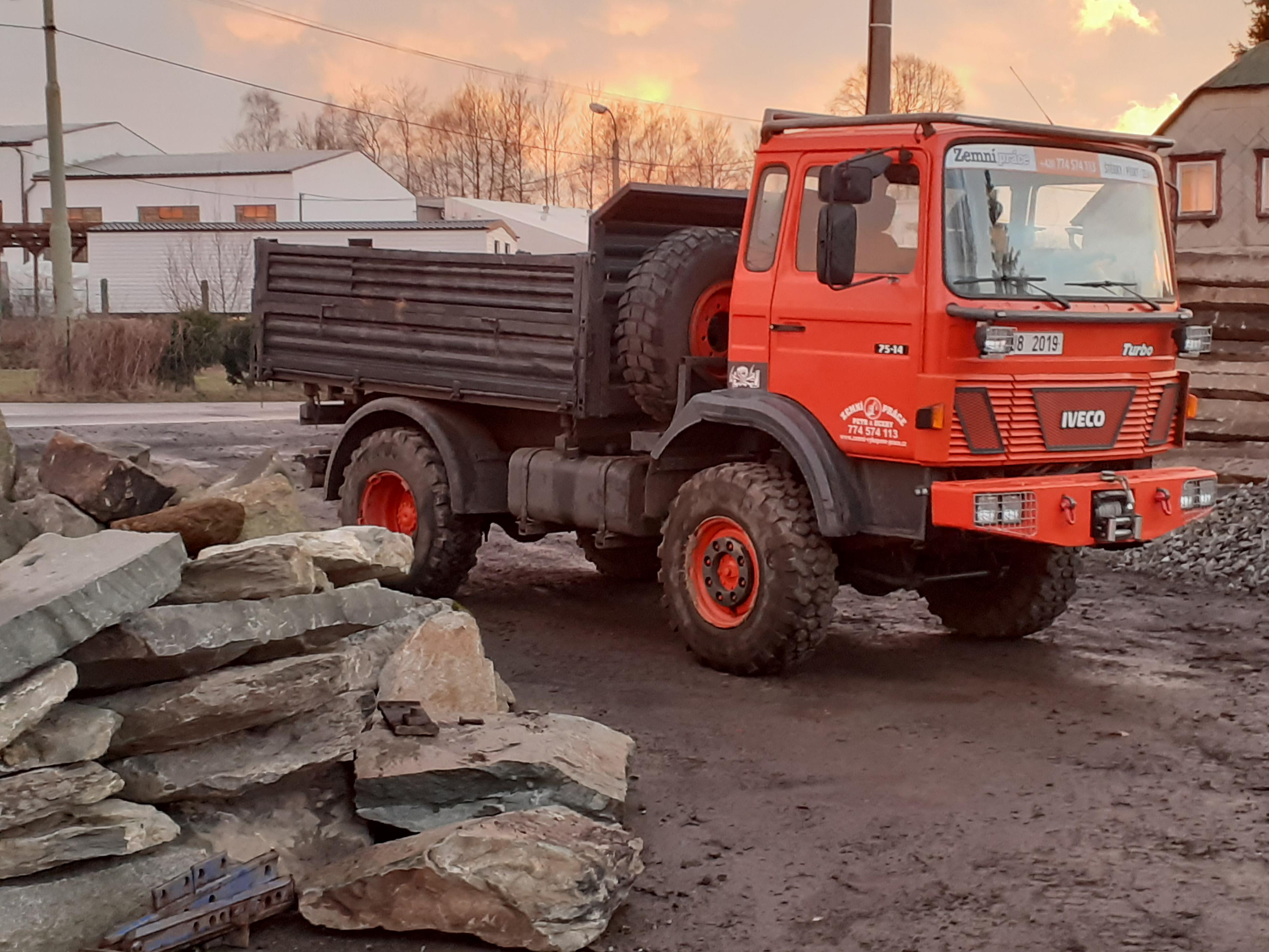 Zemni-vykopove-prace.cz  Petr&dcery foto 3