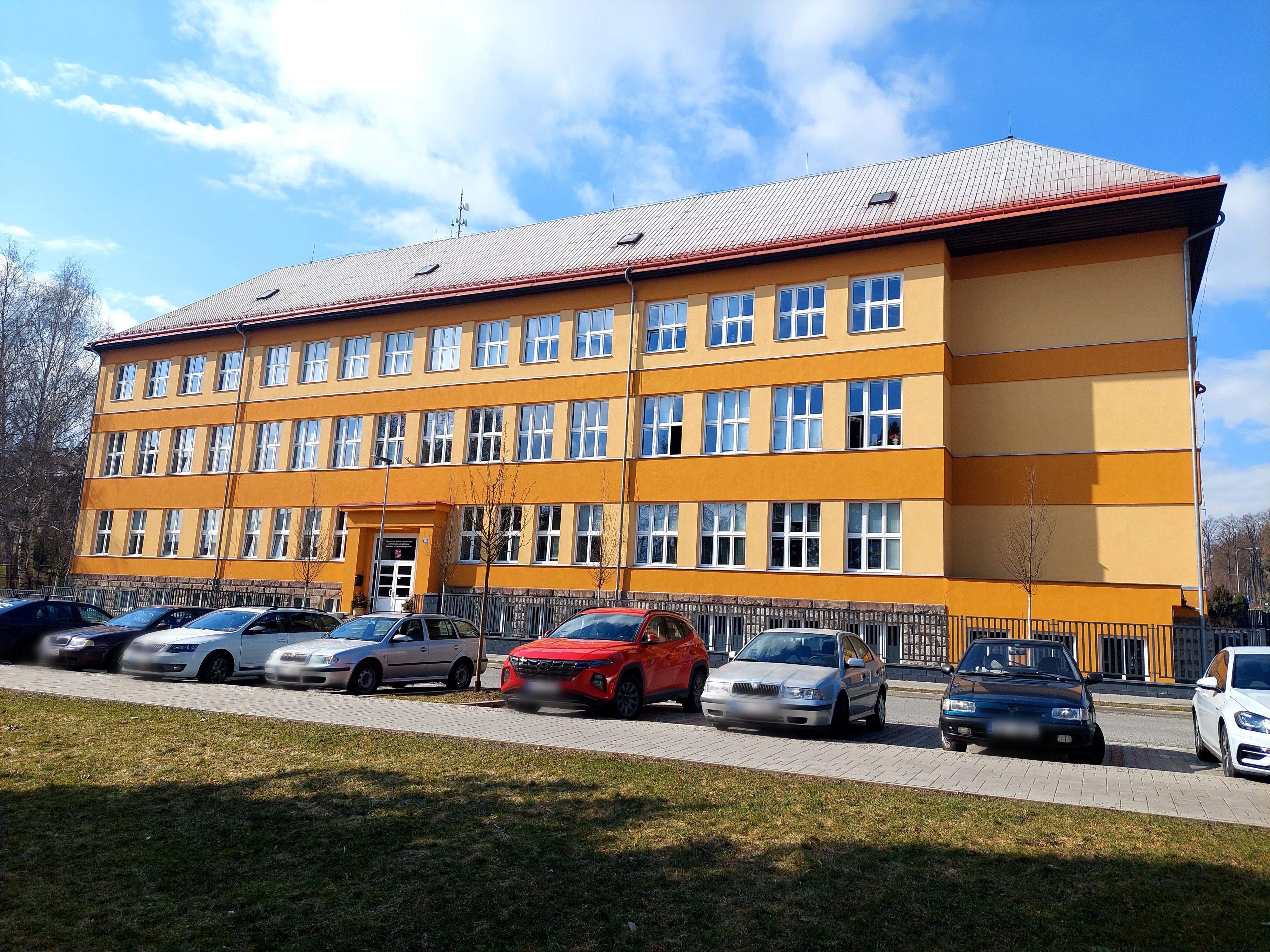 Gymnázium, SOŠ a SZŠ, Jilemnice foto 3